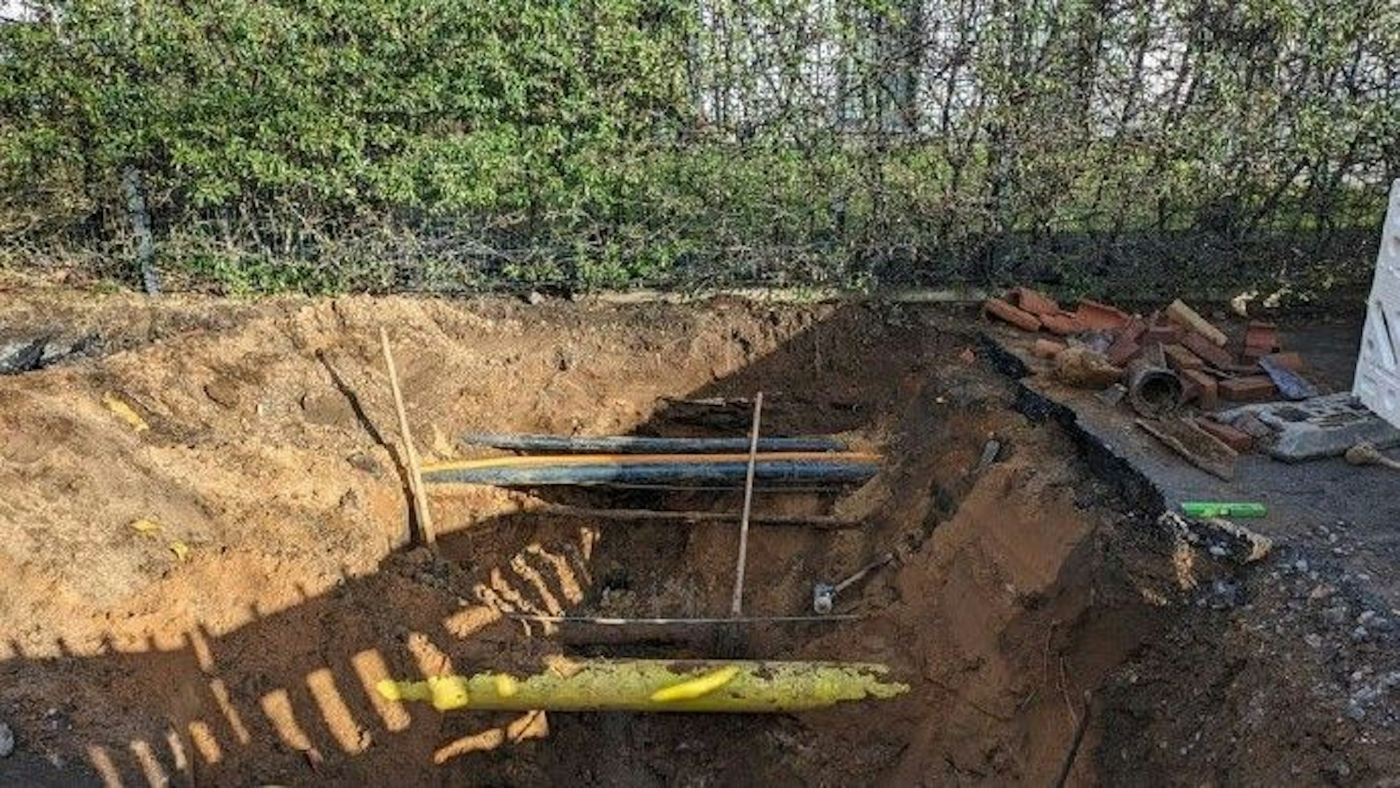 Neue Versorgungsleitungen sind in der Kirchstraße verlegt.