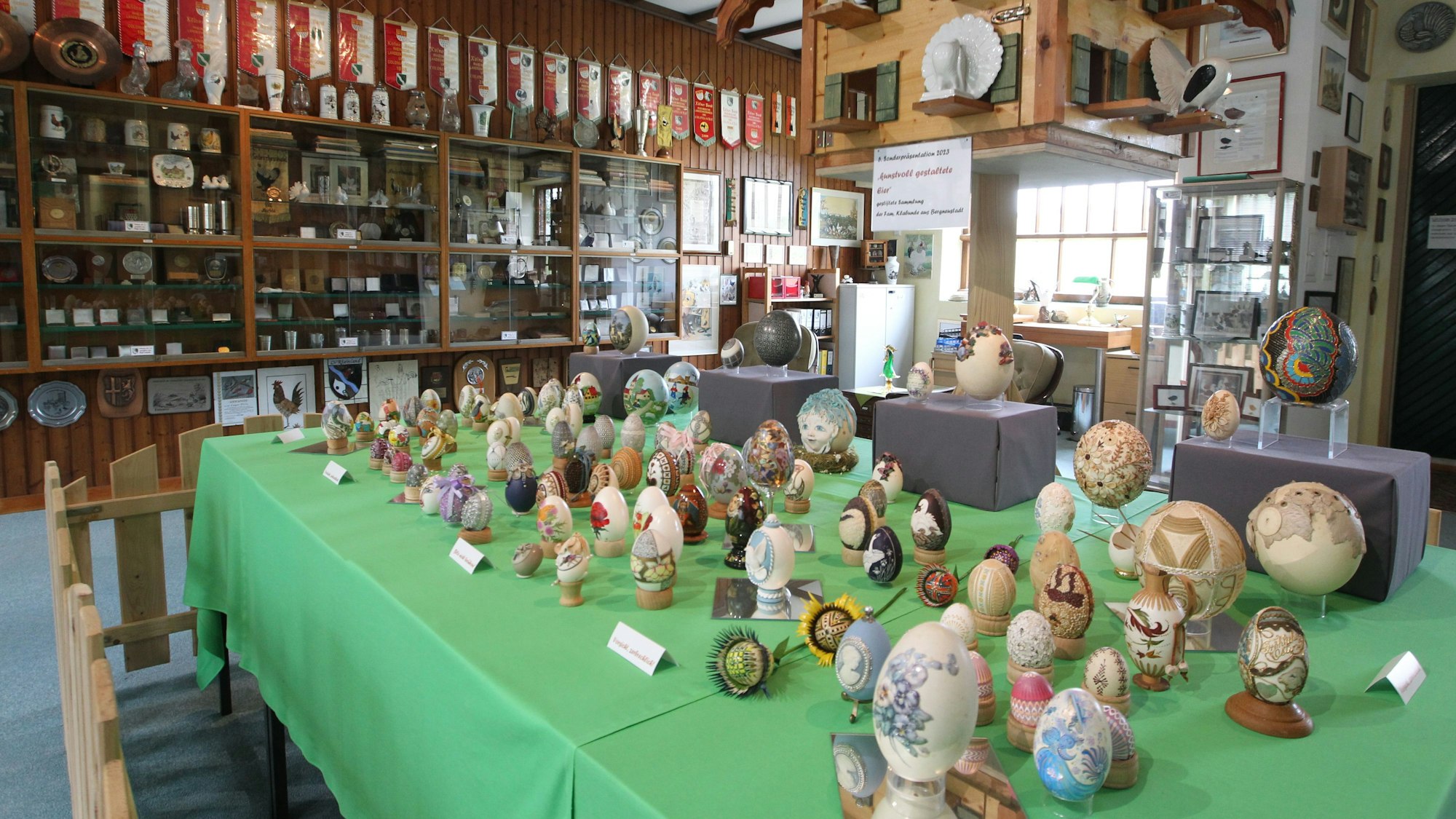 Unzählige Eier und Exponate sind im großen Hauptraum ausgestellt.