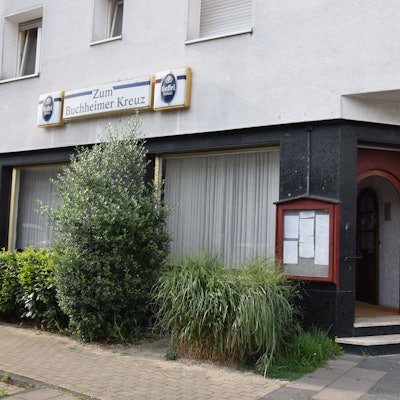 Außenansicht Restaurant „Zum Buchheimer Kreuz“ an der Frankfurter Straße