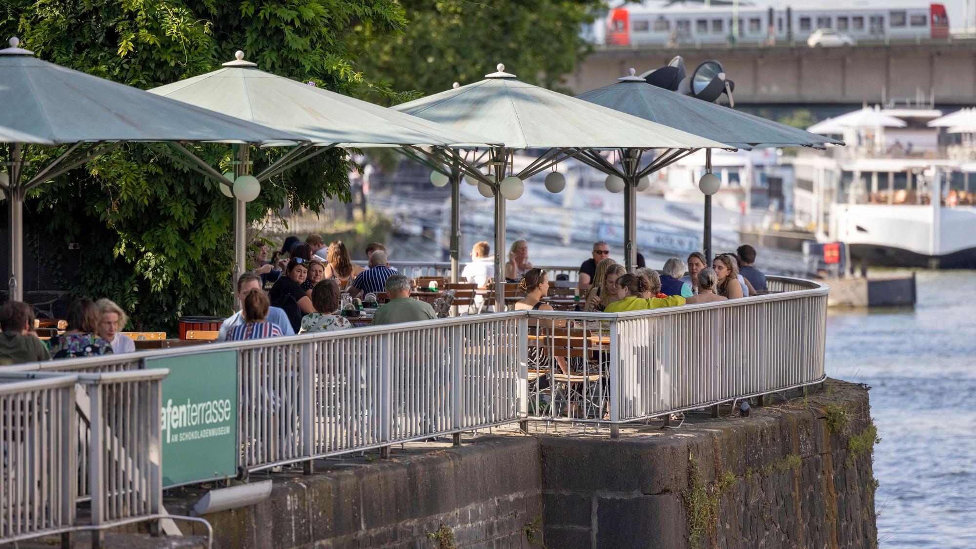 Schönes Wetter, gute Aussichten: Sind die Gäste zufrieden, sind es die Gastronomen auch.