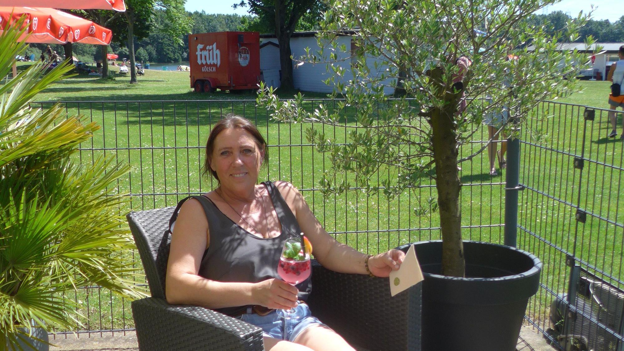 Monika Schlösser leitet die Seeterrasse am Otto-Maigler-See