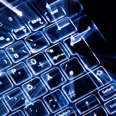 Wegen Datendiebstahls und Computersabotage ist ein IT-Unternehmer aus Bergisch Gladbach verurteilt worden. Das Urteil des Bensberger Amtsgerichts ist noch nicht rechtskräftig.