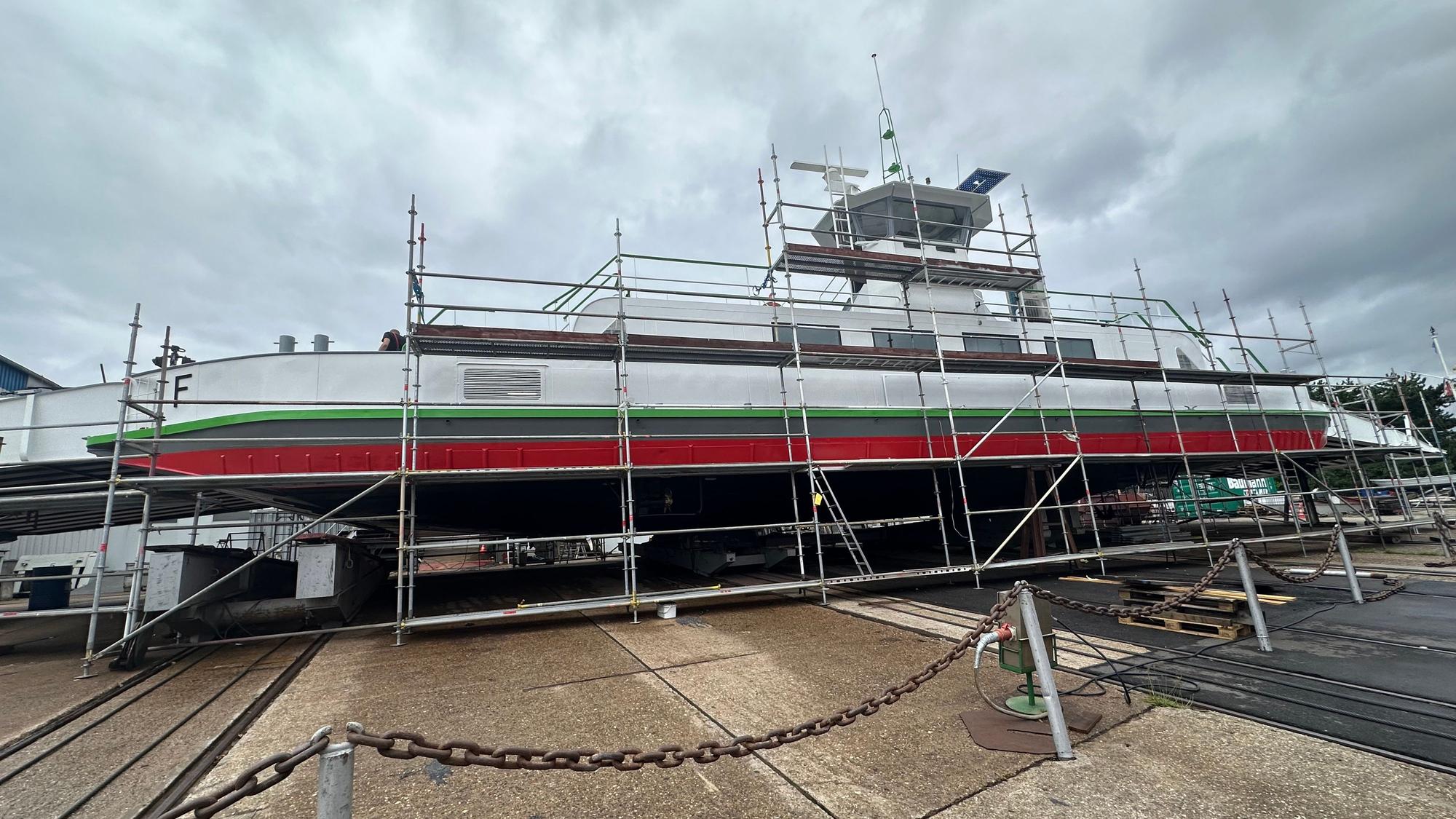 Die „Konrad Adenauer“ liegt auf der Helling der Lux-Werft in Niederkassel-Mondorf.