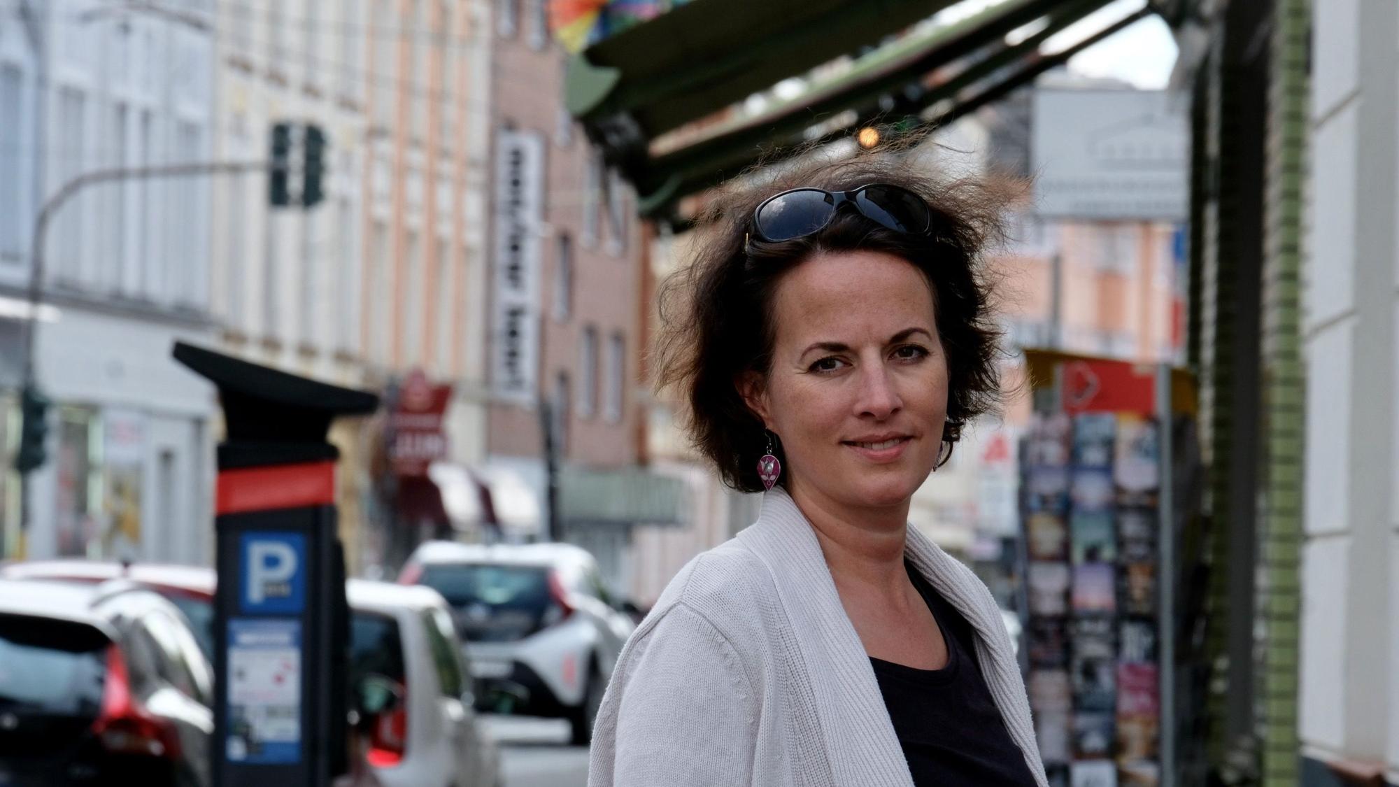 Johanna Tüntsch in ihrem Heimatviertel Sülz