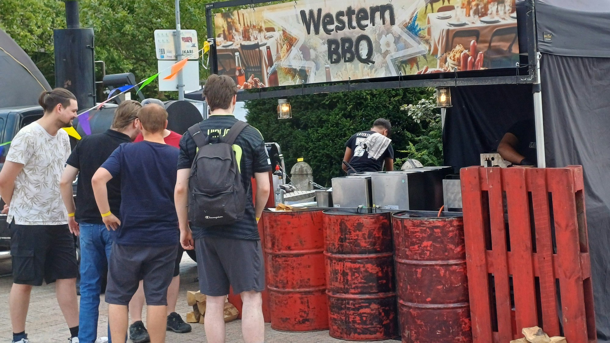 Für Barbecue wie in den USA müssen Gäste des Festivals nicht weit reisen.