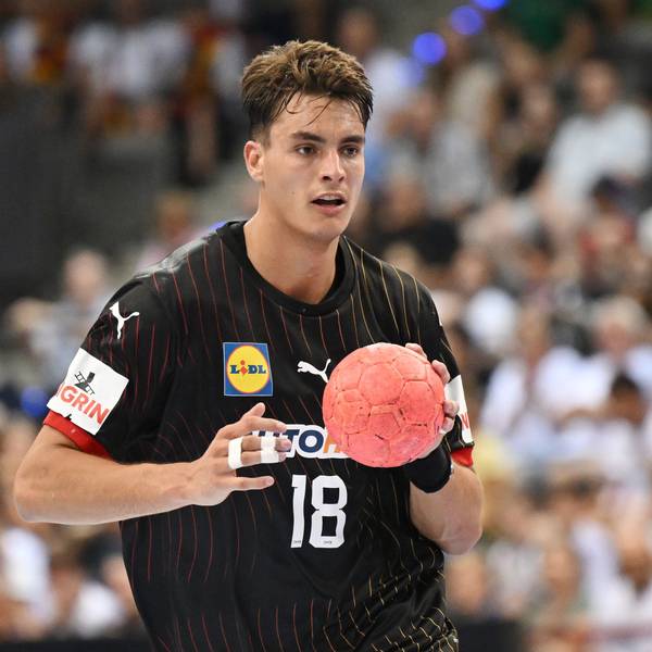 Deutschlands Handballer Julian Köster in Aktion.