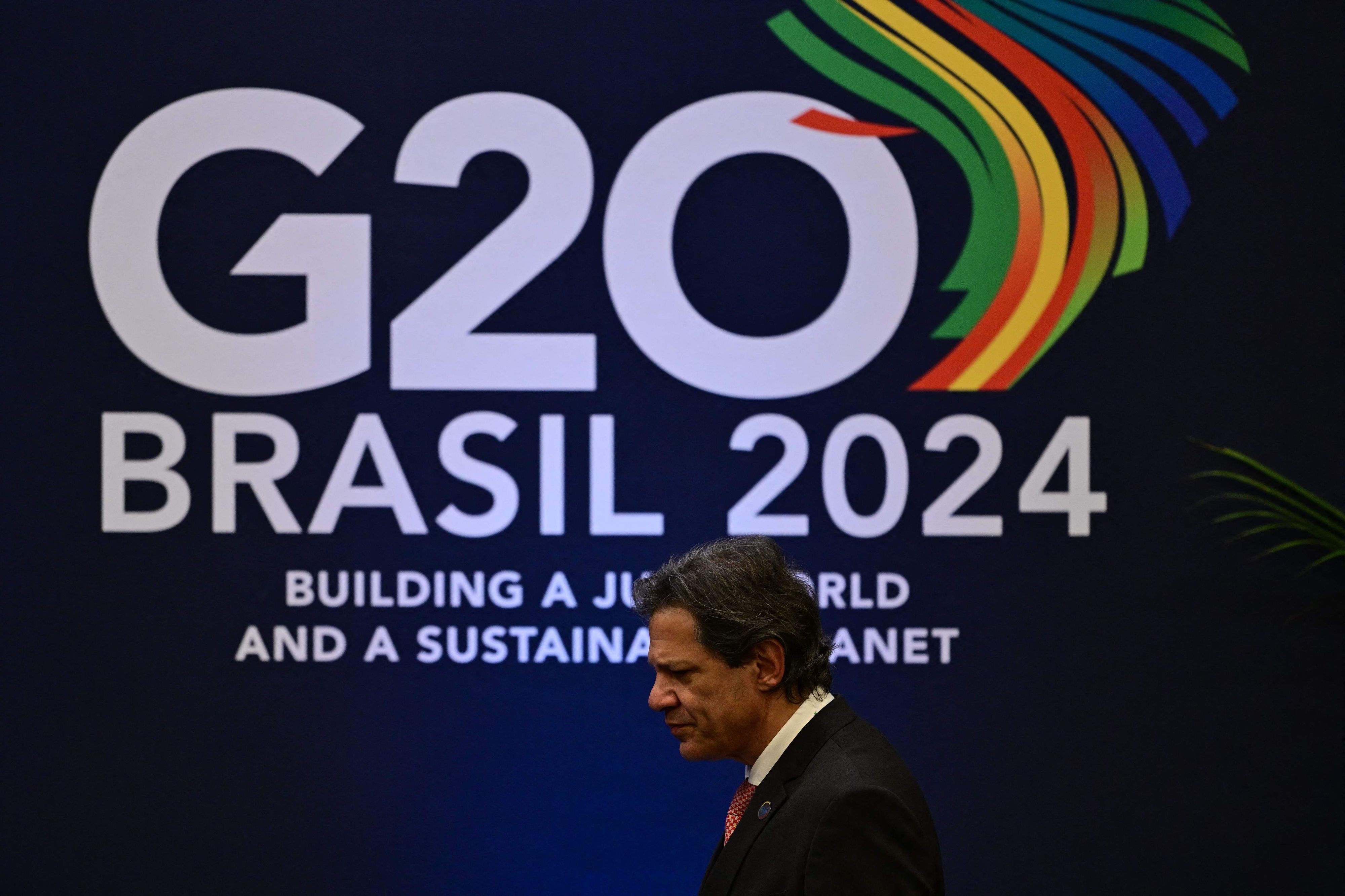Brasiliens Finanzminister Fernando Haddad bei einer Pressekonferenz während des G20-Treffens.