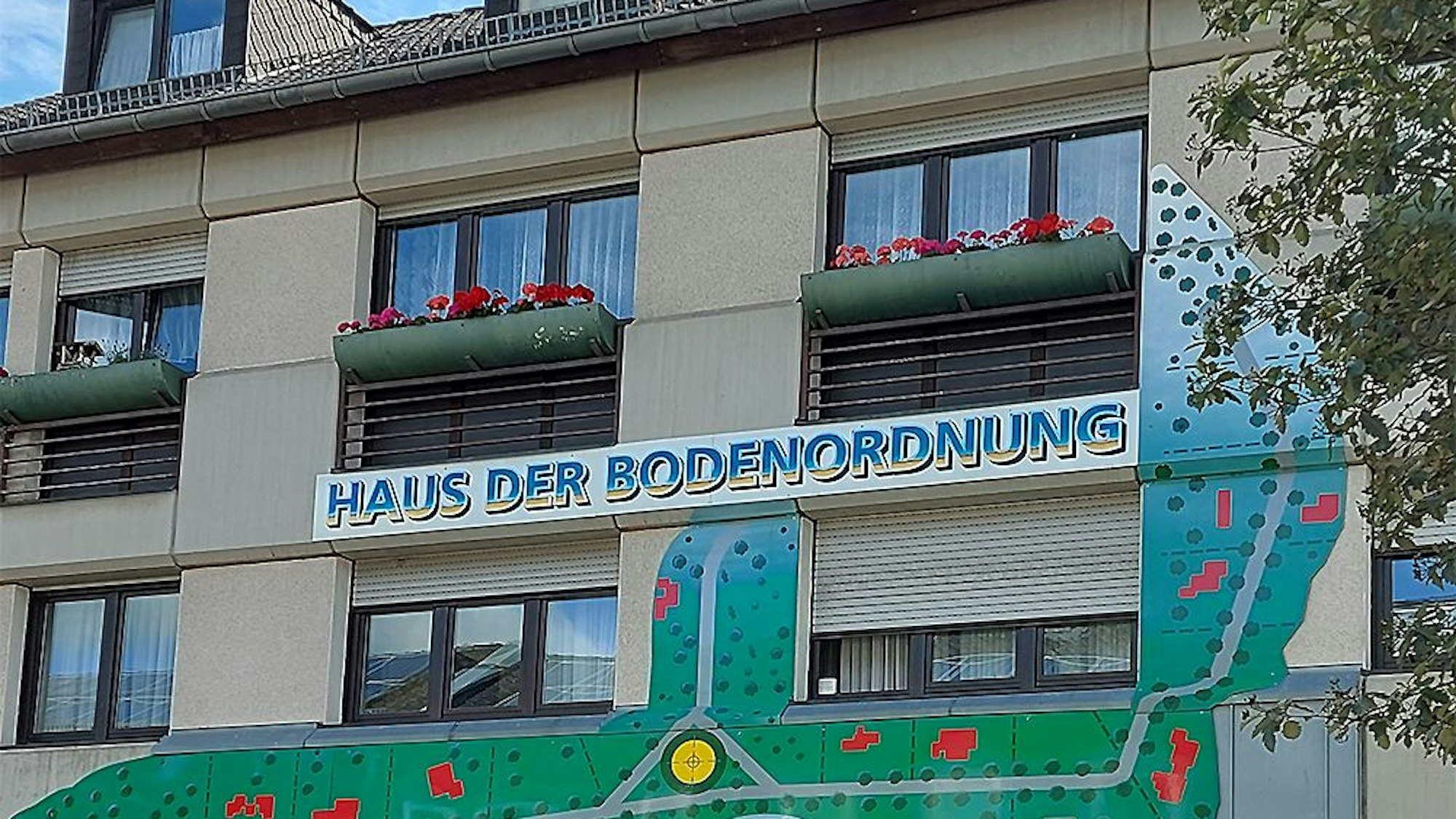 Blick auf das „Haus der Bodenordnung“.