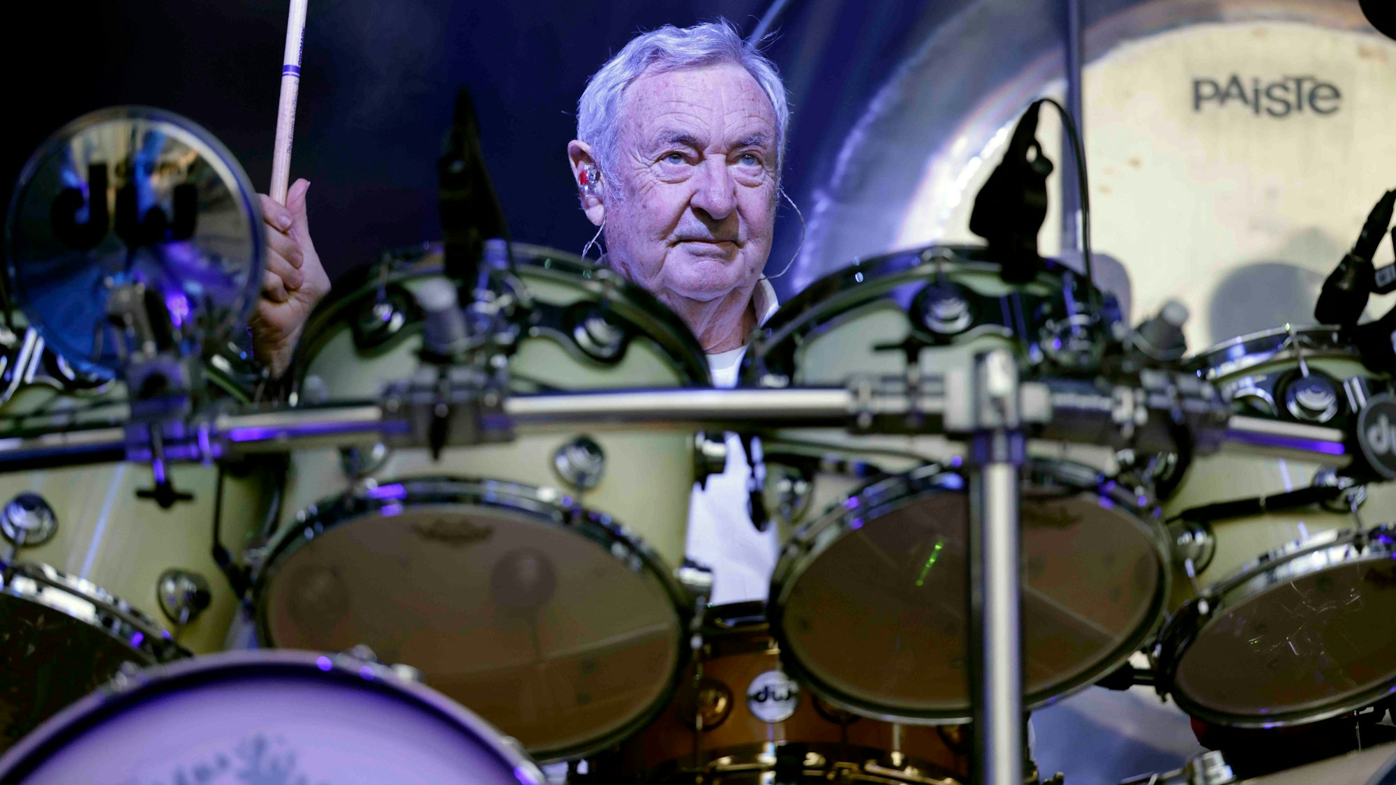 Nick Mason am Schlagzeug auf dem Roncalliplatz.