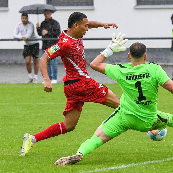 v.li.: Oliver Schmitt FC Köln II, 7, Kevin Jackmuth FC Hohkeppel, 1 Zweikampf, Duell, duel, tackle, tackling, Dynamik, Action, Aktion, , 27.07.2024, Jülich Deutschland, Fussball, Regionalloga West, FC Eintracht Hohkeppel - 1. FC Köln II *** v li Oliver Schmitt FC Köln II, 7 , Kevin Jackmuth FC Hohkeppel, 1 duel, duel, tackle, tackling, dynamics, action, action, , 27 07 2024, Jülich Germany , Football, Regionalloga West, FC Eintracht Hohkeppel 1 FC Köln II xmhx