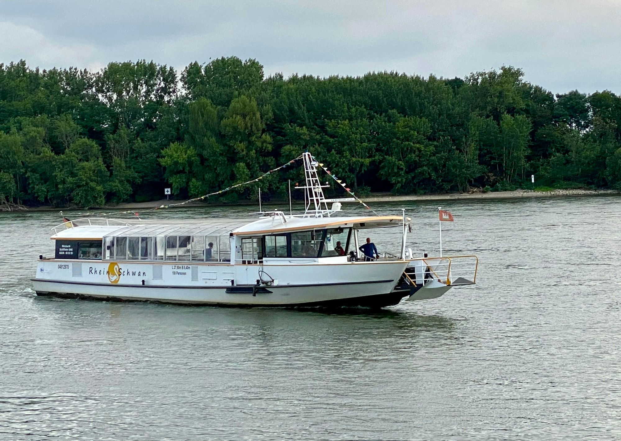 Das Bild zeigt die Fähre Rheinschwan.