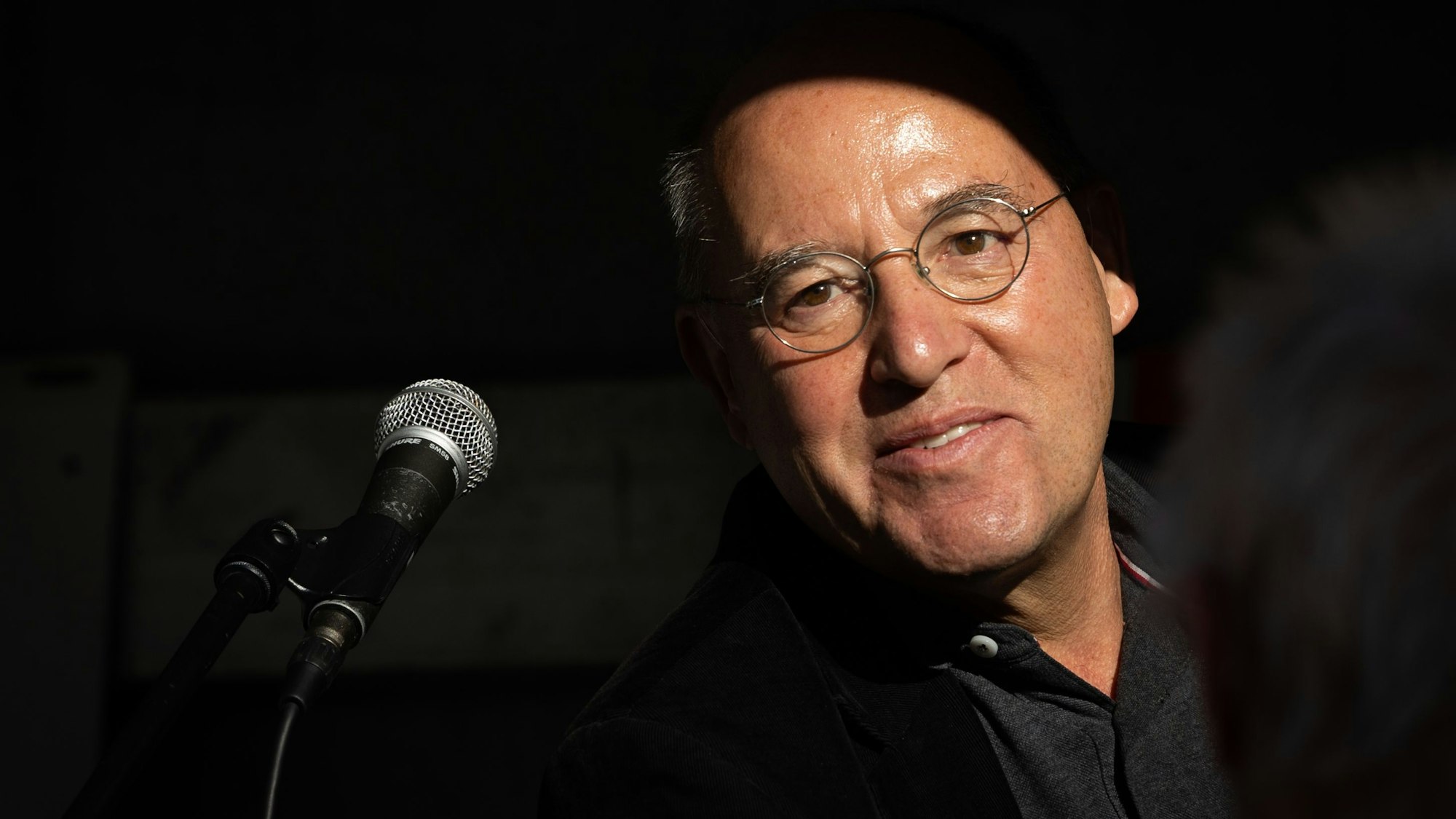 Kommt Anfang September in das Theater am Tanzbrunnen: Gregor Gysi