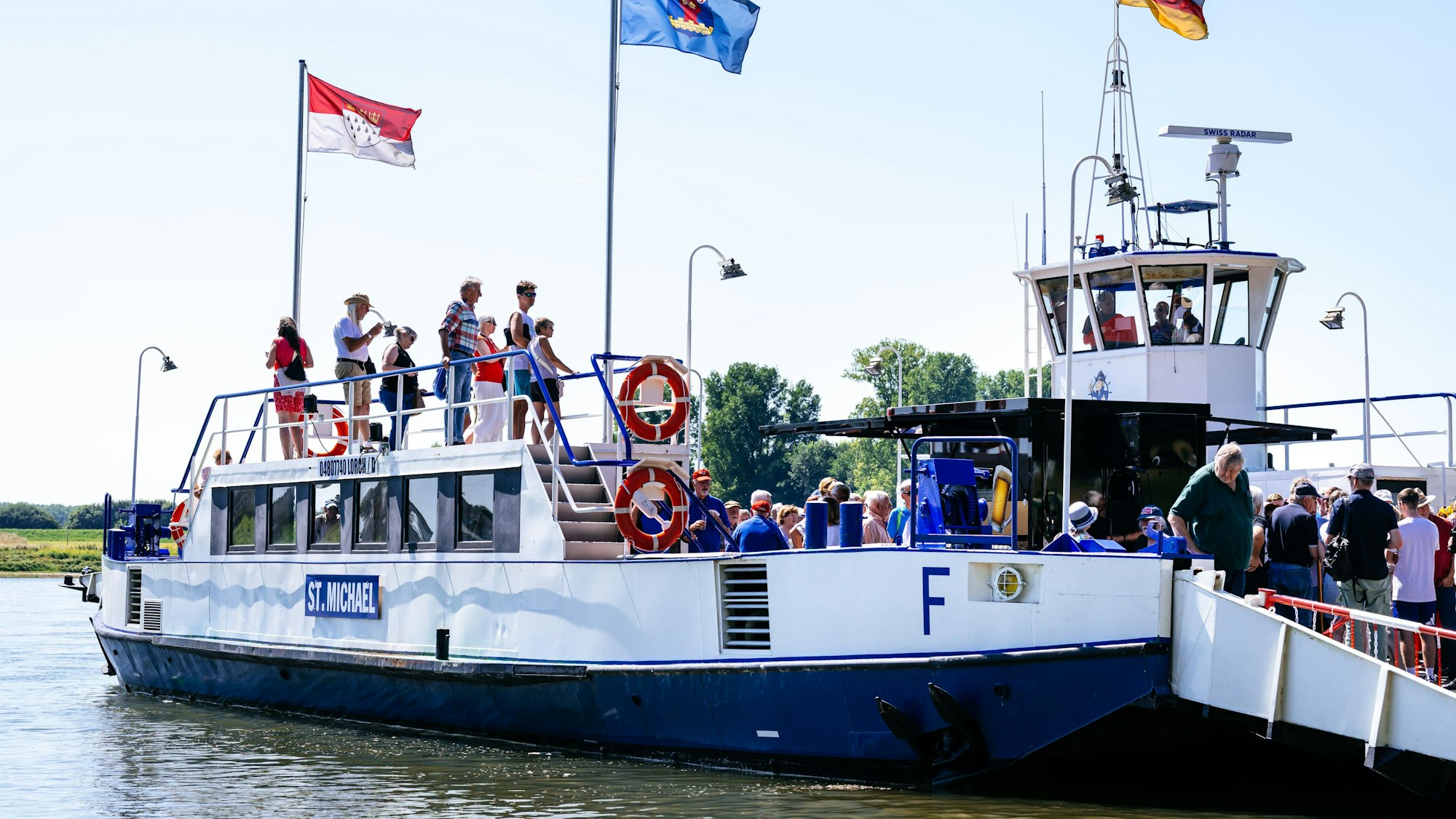 Faehre St Michael startet offiziellen Betrieb