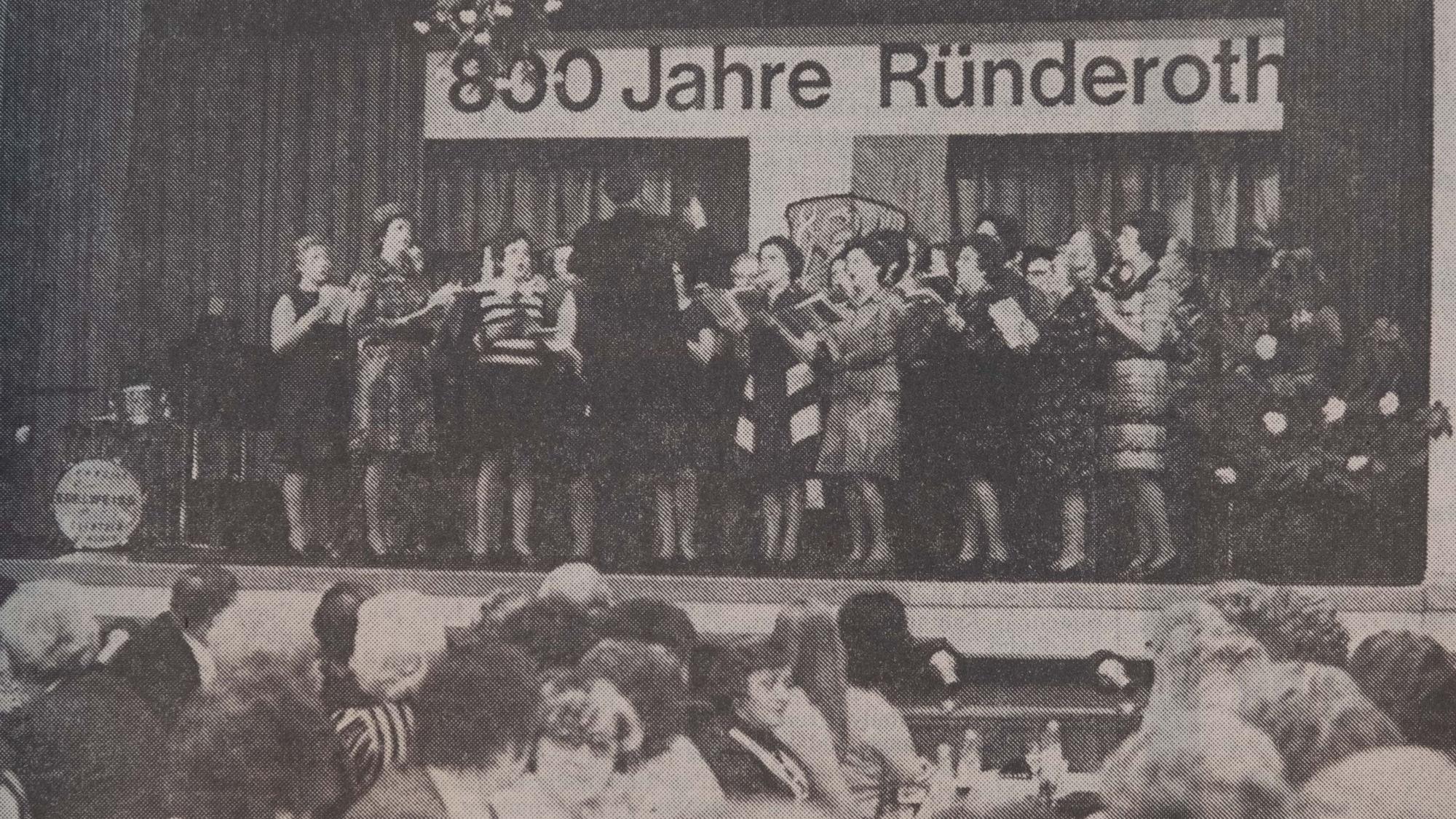 800 Jahre Ründeroth – ein altes schwarz-weißes Foto.