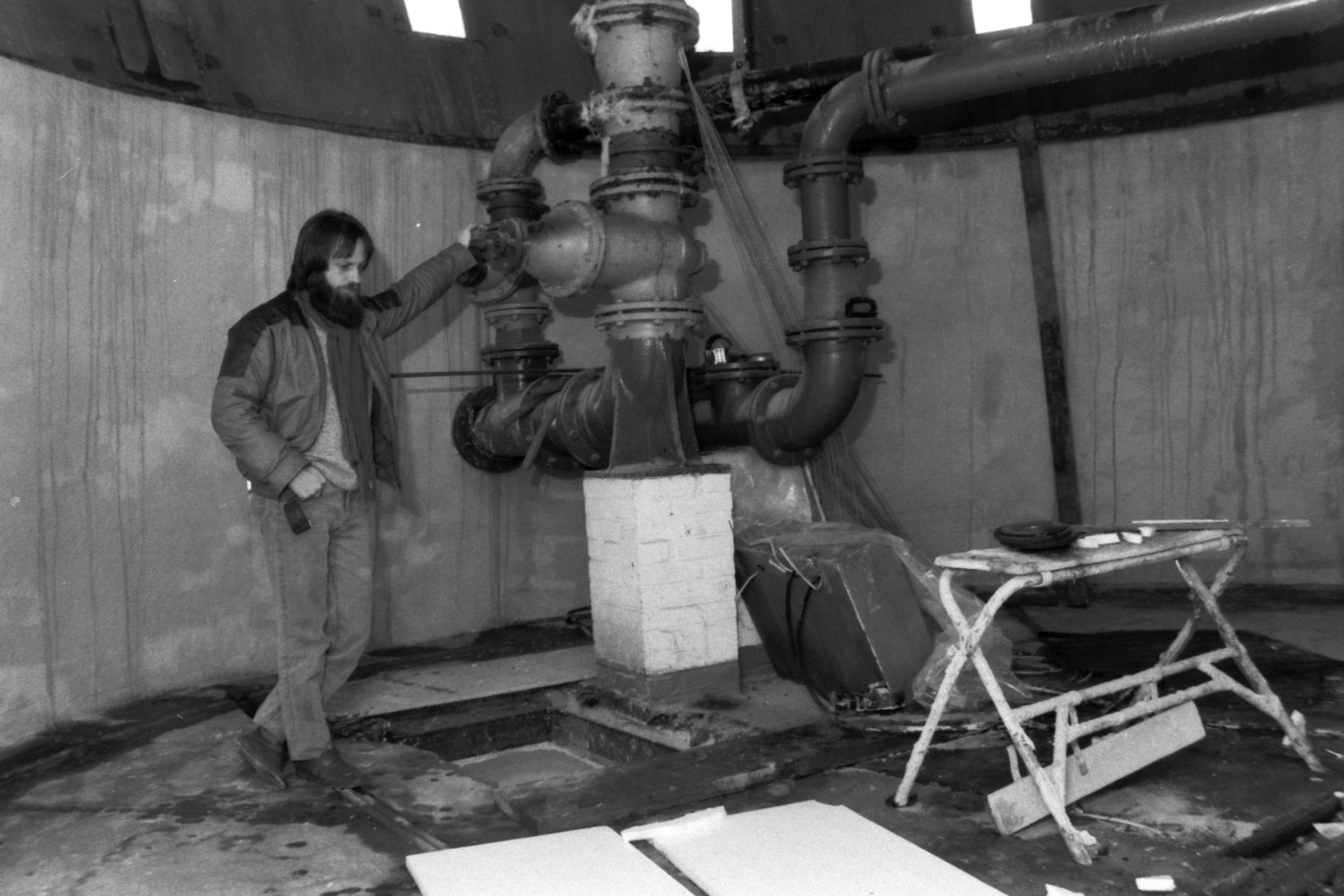 Das Bild zeigt den Künstler Waldemar Erdtmann im Wasserturm.