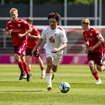A-Junioren Bundesliga West: 1.FC Koeln U19 - SC Paderborn 07 U19, 05.05.2024 Justin Kai von der Hitz 1.FC Köln U19, 7 A-Junioren Bundesliga West: 1.FC Koeln U19 - SC Paderborn 07 U19, Franz-Kremer-Stadion, 05.05.2024 *** A Junioren Bundesliga West 1 FC Koeln U19 SC Paderborn 07 U19, 05 05 2024 Justin Kai von der Hitz 1 FC Köln U19, 7 A Junioren Bundesliga West 1 FC Koeln U19 SC Paderborn 07 U19, Franz Kremer Stadion, 05 05 2024 Copyright: xBEAUTIFULxSPORTS/Buriakovx