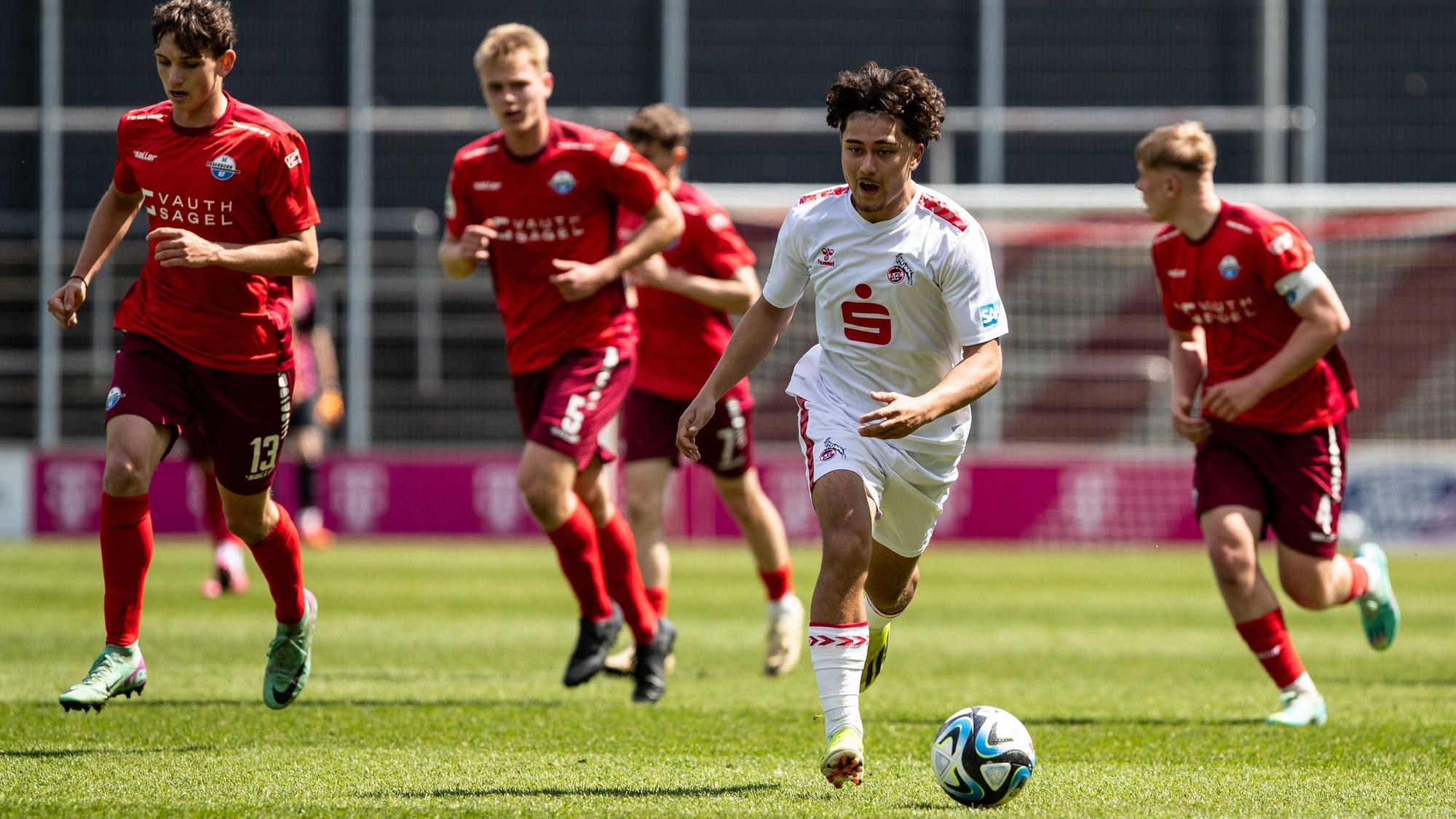 A-Junioren Bundesliga West: 1.FC Koeln U19 - SC Paderborn 07 U19, 05.05.2024 Justin Kai von der Hitz 1.FC Köln U19, 7 A-Junioren Bundesliga West: 1.FC Koeln U19 - SC Paderborn 07 U19, Franz-Kremer-Stadion, 05.05.2024 *** A Junioren Bundesliga West 1 FC Koeln U19 SC Paderborn 07 U19, 05 05 2024 Justin Kai von der Hitz 1 FC Köln U19, 7 A Junioren Bundesliga West 1 FC Koeln U19 SC Paderborn 07 U19, Franz Kremer Stadion, 05 05 2024 Copyright: xBEAUTIFULxSPORTS/Buriakovx