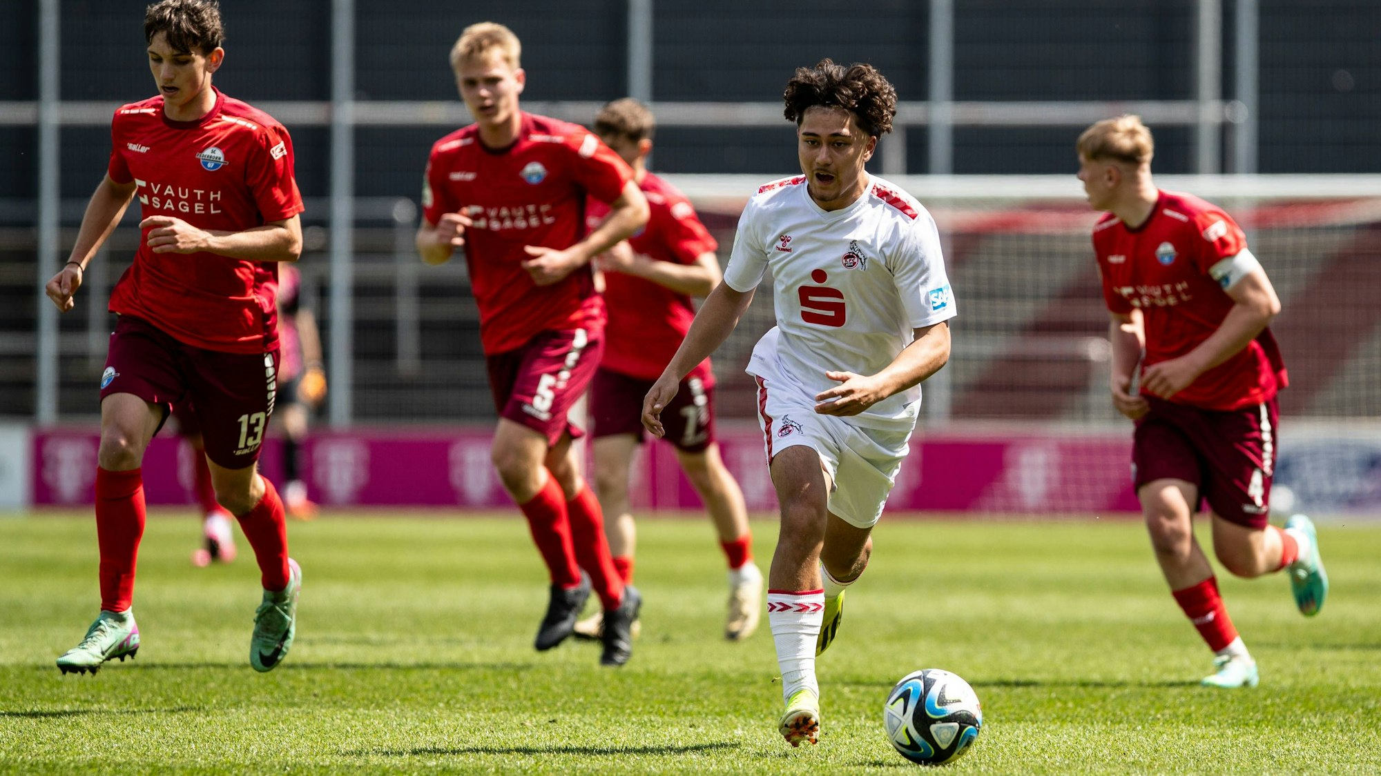 A-Junioren Bundesliga West: 1.FC Koeln U19 - SC Paderborn 07 U19, 05.05.2024 Justin Kai von der Hitz 1.FC Köln U19, 7 A-Junioren Bundesliga West: 1.FC Koeln U19 - SC Paderborn 07 U19, Franz-Kremer-Stadion, 05.05.2024 *** A Junioren Bundesliga West 1 FC Koeln U19 SC Paderborn 07 U19, 05 05 2024 Justin Kai von der Hitz 1 FC Köln U19, 7 A Junioren Bundesliga West 1 FC Koeln U19 SC Paderborn 07 U19, Franz Kremer Stadion, 05 05 2024 Copyright: xBEAUTIFULxSPORTS/Buriakovx
