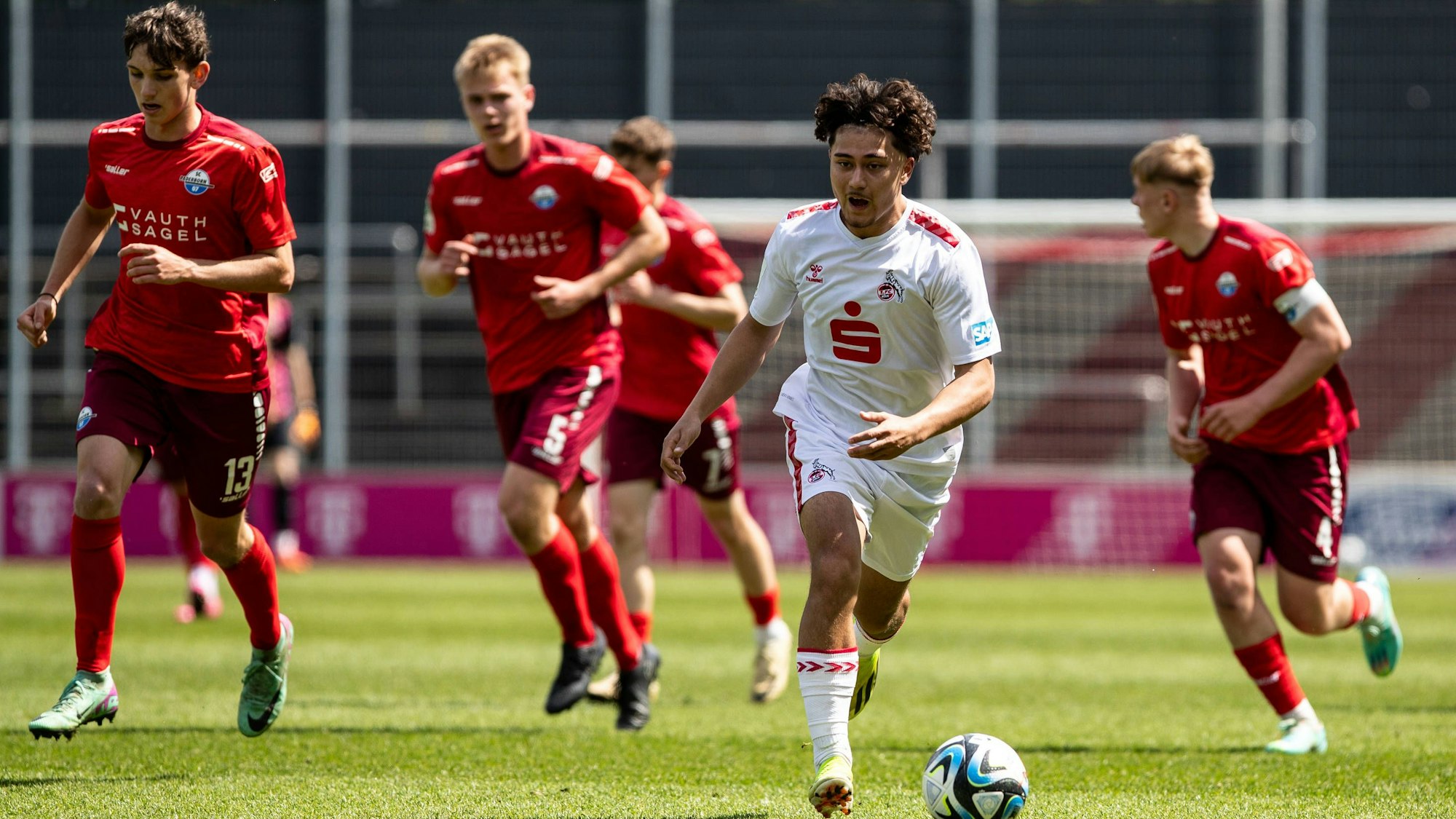 A-Junioren Bundesliga West: 1.FC Koeln U19 - SC Paderborn 07 U19, 05.05.2024 Justin Kai von der Hitz 1.FC Köln U19, 7 A-Junioren Bundesliga West: 1.FC Koeln U19 - SC Paderborn 07 U19, Franz-Kremer-Stadion, 05.05.2024 *** A Junioren Bundesliga West 1 FC Koeln U19 SC Paderborn 07 U19, 05 05 2024 Justin Kai von der Hitz 1 FC Köln U19, 7 A Junioren Bundesliga West 1 FC Koeln U19 SC Paderborn 07 U19, Franz Kremer Stadion, 05 05 2024 Copyright: xBEAUTIFULxSPORTS/Buriakovx