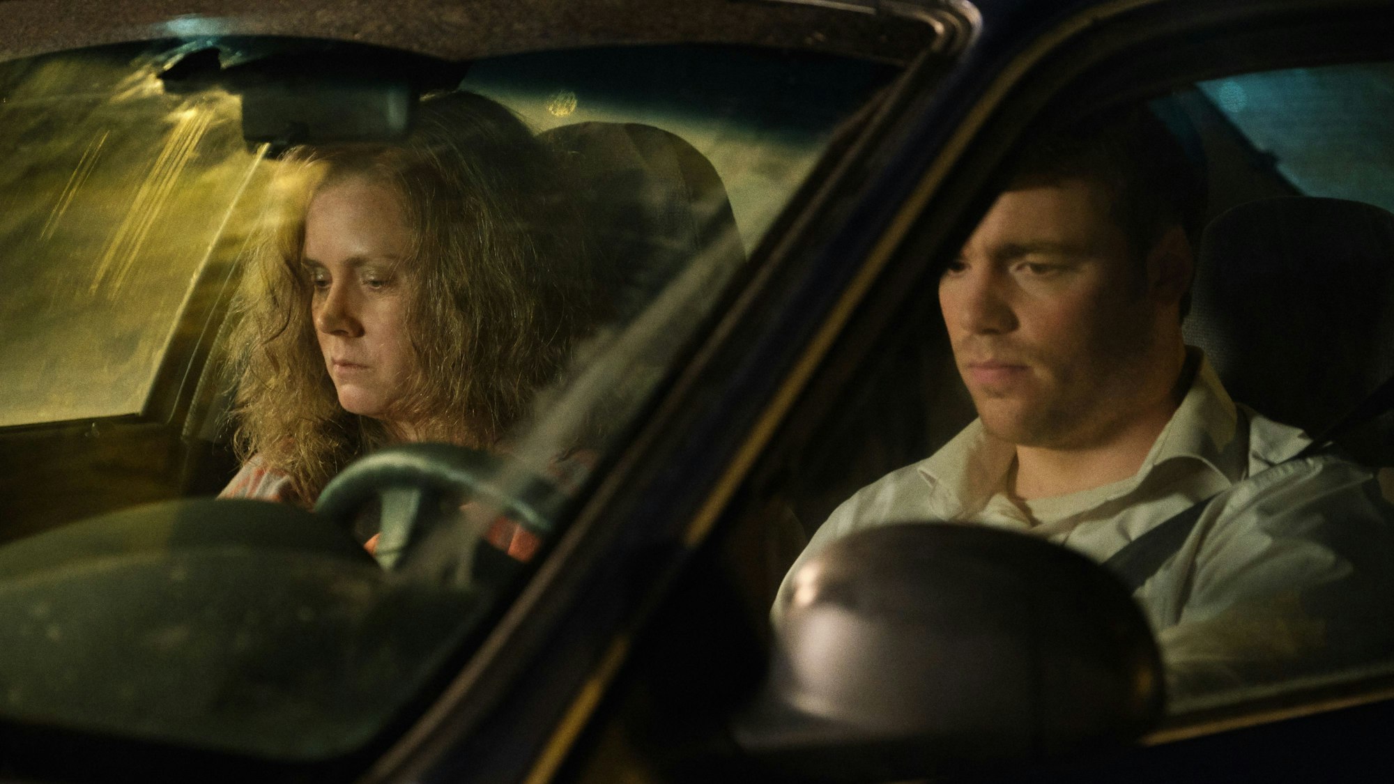 HILLBILLY ELEGY: (L to R) Amy Adams ("Bev"), Gabriel Basso ("J.D. Vance"). Photo Cr. Lacey Terrell/NETFLIX 2020