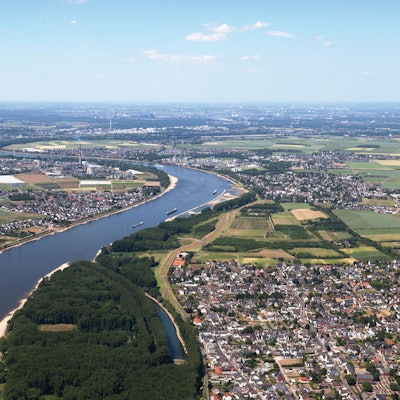Der Rhein trennt den Rhein-Erft-Kreis von Niederkassel.