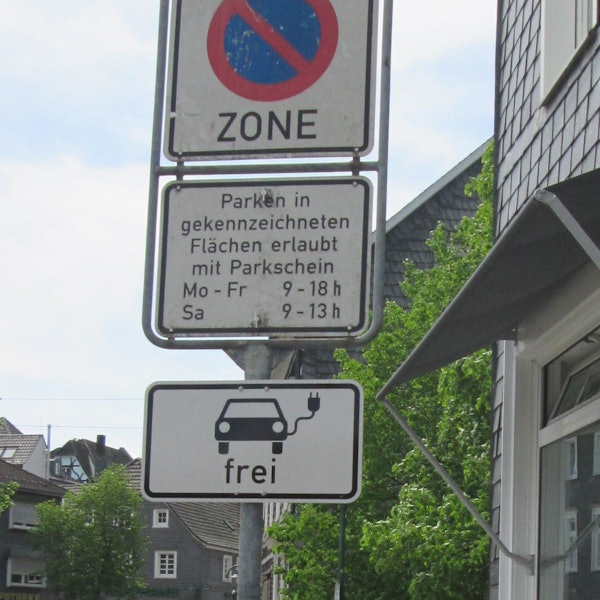 Kostenfreies Parken für E-Autos gibt es in der Wipperfürther Innenstadt ab sofort nicht mehr.