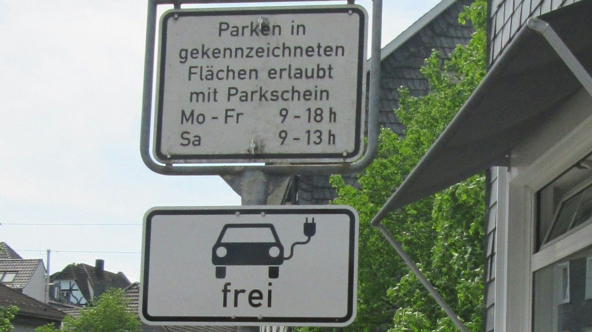 Kostenfreies Parken für E-Autos gibt es in der Wipperfürther Innenstadt ab sofort nicht mehr.