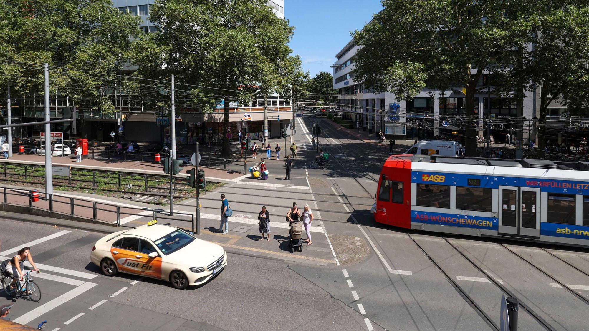 29.07.2024
Köln:
Unfallatlas zeigt: Die zwei gefährlichsten Kreuzungen NRWs befinden sich in Köln. (Archivbild)