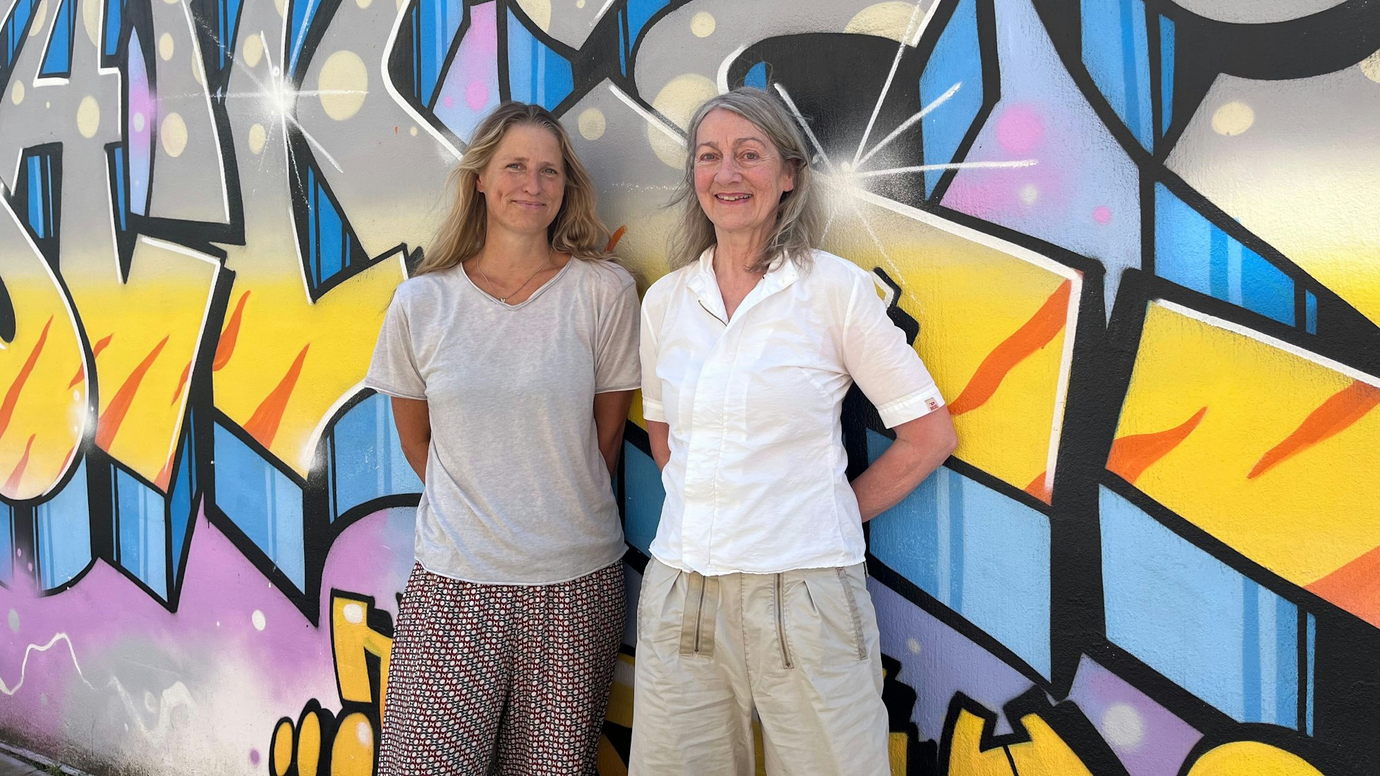 Choreografin Silke Z. (l.) leitet im August den Workshop „Tanz & Parkinson“, den Tanzpädagogin Elisabeth Hagel (r.) initiiert hat.