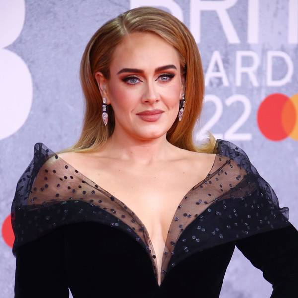 Sängerin Adele kommt zu den Brit Awards in London.