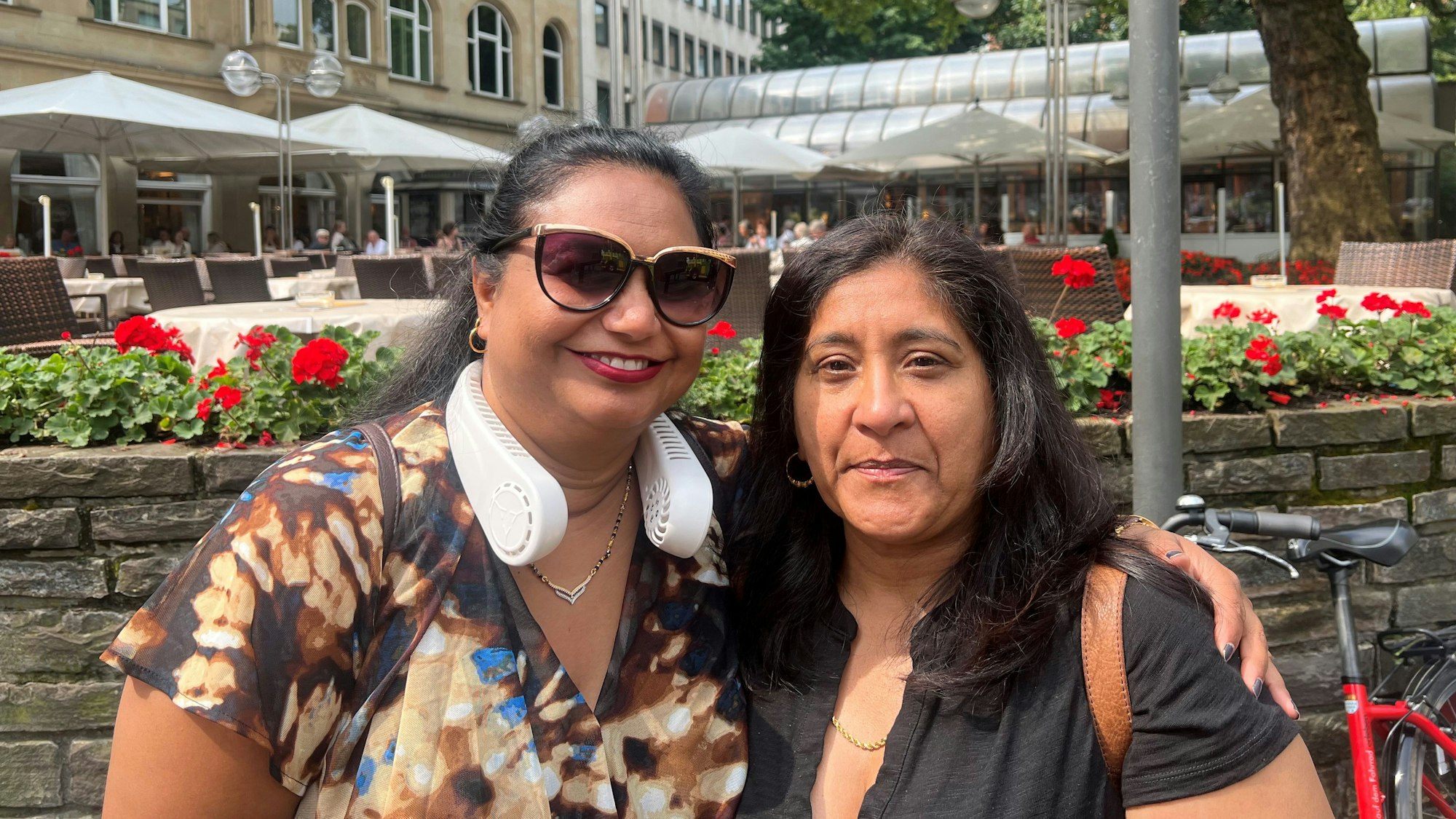 Bimla Devi und Ruksha Mistry aus England.