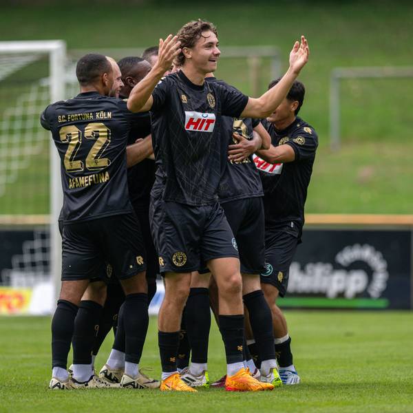 Fussball, Saison 2024/2025, Regionalliga West, 03.08.2024, 02. Spieltag, Herren, 1.FC Bocholt weiss vs. Fortuna Koeln schwarz /// v.l.: Robin Afamefuna Fortuna Koeln, Maximilian Fischer Fortuna Koeln, Bocholt Stadion am Huenting Nordrhein-Westfalen Deutschland *** Soccer, Season 2024 2025, Regionalliga West, 03 08 2024, 02 Matchday, Men, 1 FC Bocholt white vs Fortuna Koeln black v l Robin Afamefuna Fortuna Koeln , Maximilian Fischer Fortuna Koeln , Bocholt Stadion am Huenting Nordrhein Westfalen Germany 240803_fb_1fc-bocholt_fortuna-koeln_31704