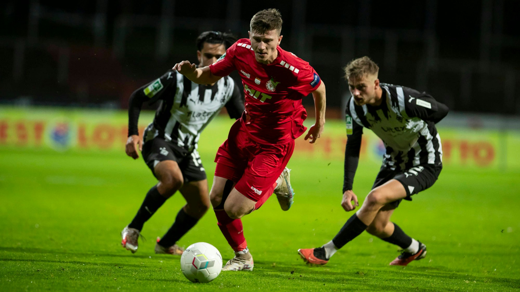 Regionalliga West, Fortuna Koeln - Borussia Moenchengladbach U23, 10.11.2023 Marvin Mika Fortuna Koeln, 11. Regionalliga West, Fortuna Koeln - Borussia Moenchengladbach U23, 15. Spieltag, am 10.11.2023, Suedstadion, Koeln DFL regulations prohibit any use of photographs as image sequences and/or quasi-video *** Regionalliga West, Fortuna Koeln Borussia Moenchengladbach U23, 10 11 2023 Marvin Mika Fortuna Koeln, 11 Regionalliga West, Fortuna Koeln Borussia Moenchengladbach U23, 15 Spieltag, am 10 11 2023, Suedstadion, Koeln DFL regulations prohibit any use of photographs as image sequences and or quasi video Copyright: xBEAUTIFULxSPORTS/Meuselx