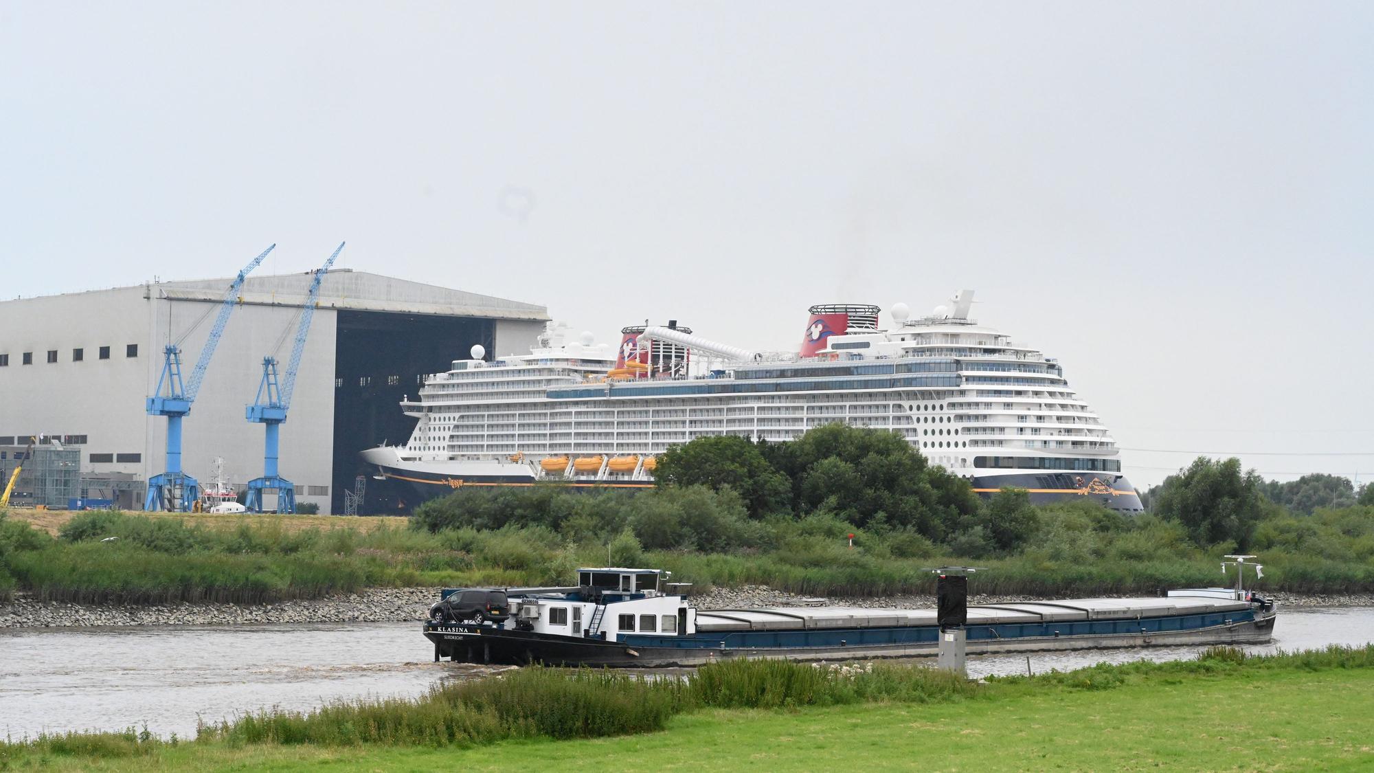Das Kreuzfahrtschiff „Disney Treasure“ verlässt an diesem Samstag das Baudock der Papenburger Meyer Werft.