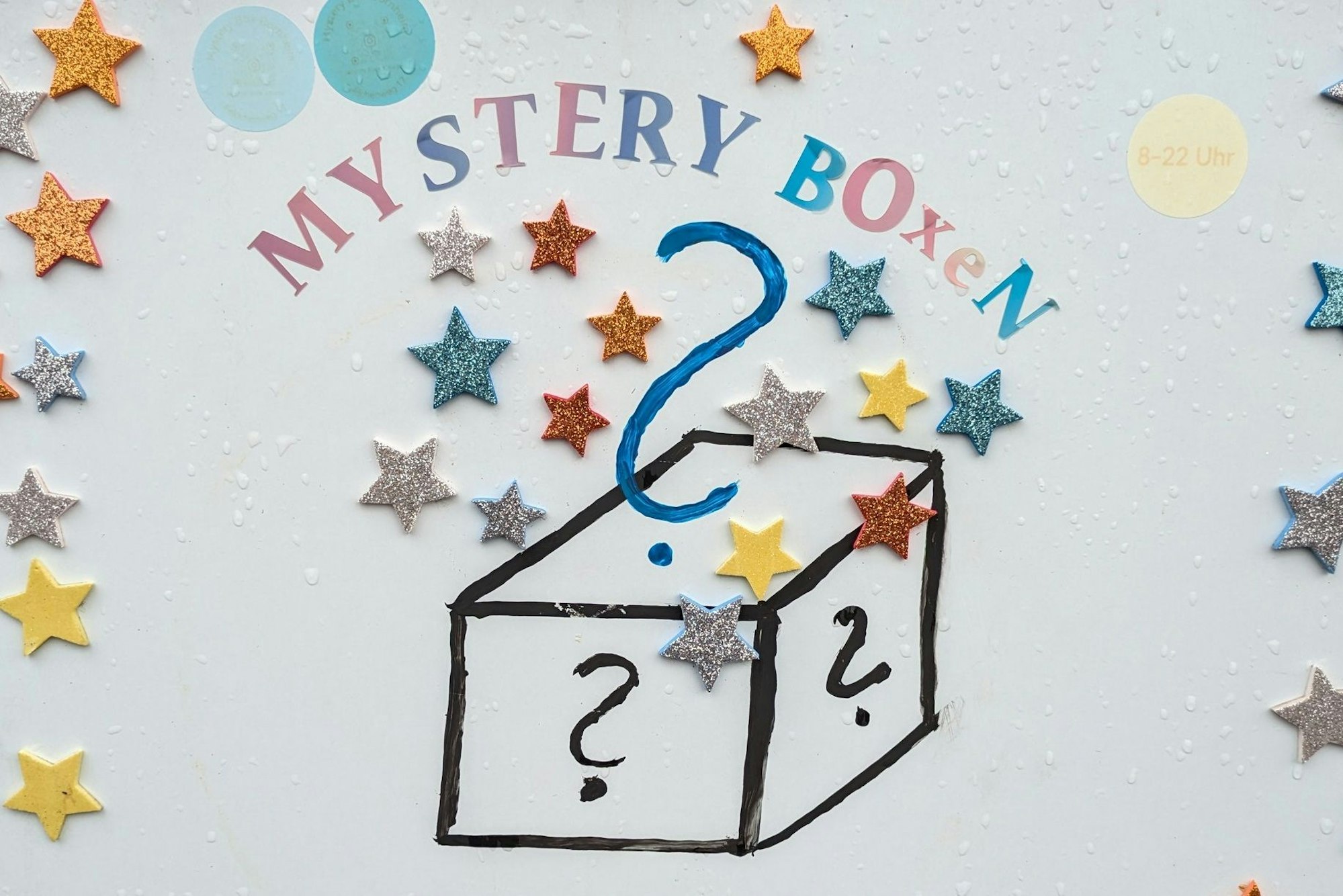 4. August 2024. Bornheim-Waldorf. Was steckt wohl drin in den Mystery Boxen?. Foto: Frank Engel-Strebel