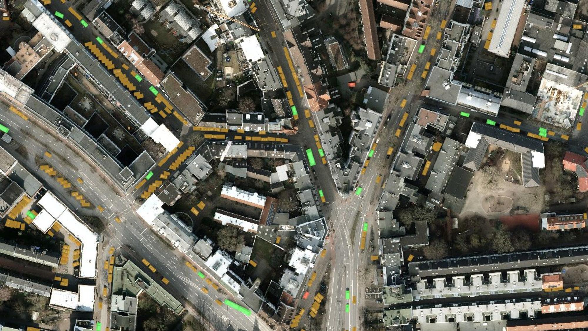 Auch Autos und Lkw kann die Marple-KI zählen und voneinander unterscheiden – und dabei Müllcontainer unberücksichtigt lassen.