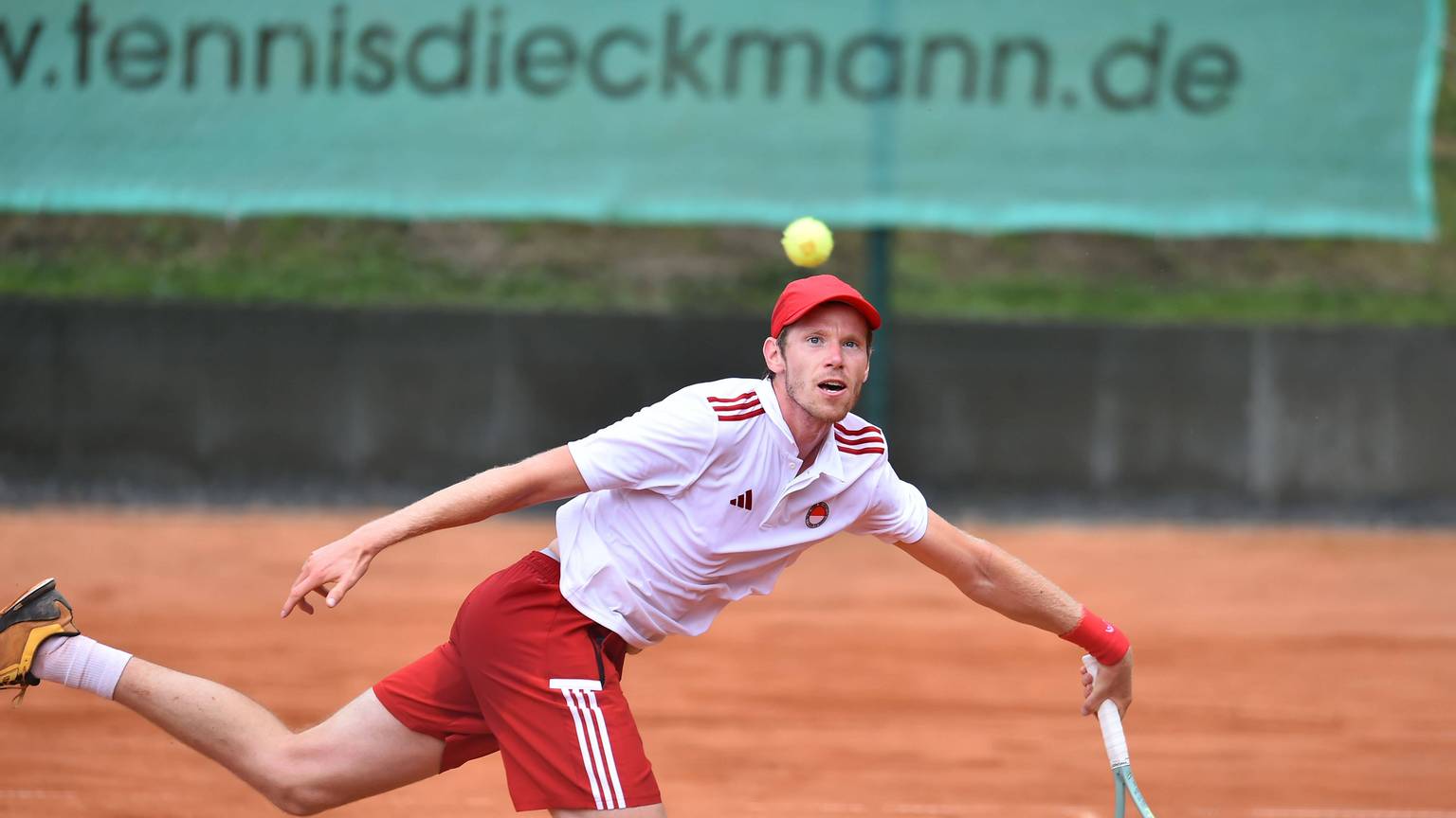 Tennis 2. Herren Bundesliga Nord Saison 2024: Kölner THC Stadion Rot-Weiss - HTC Blau-Weiß Krefeld am 14.07.2024 im REWE Sportpark in Köln Lucas Gerch Kölner THC Stadion Rot-Weiss Nordrhein-Westfalen Deutschland *** Tennis 2 Mens Bundesliga North Season 2024 Kölner THC Stadion Rot Weiss HTC Blau Weiß Krefeld on 14 07 2024 at REWE Sportpark in Cologne Lucas Gerch Kölner THC Stadion Rot Weiss Nordrhein Westfalen Germany