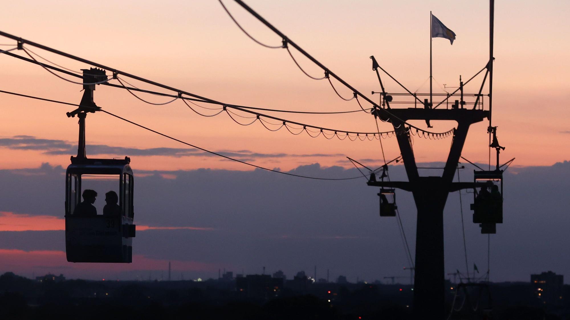 Zum „Tag des offenen Denkmals“ fährt die Kölner Seilbahn auch in der Nacht.