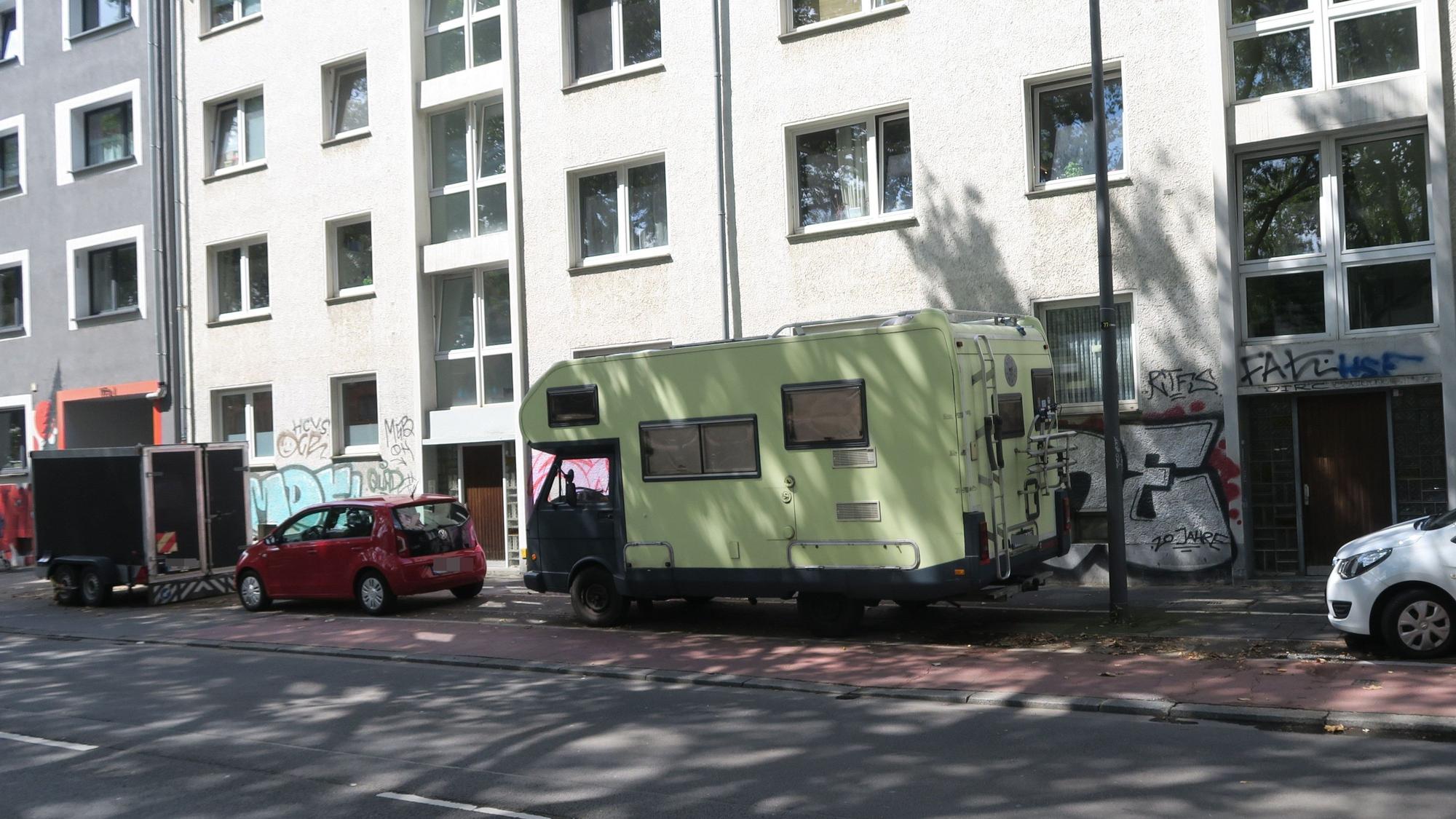 Massive Erscheinungen: An abgestellten Wohnmobilen stören sich die Nachbarn häufig (Melatengürtel/Ehrenfeld)