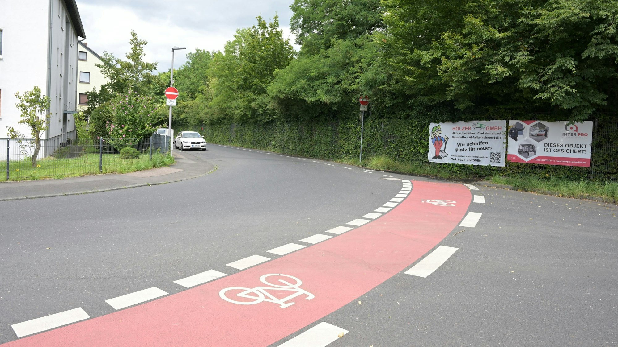 Eine kleine Auswahl von Schildern und kniffeligen Situationen für Fahrradfahrer zwischen Gronau und Heidkamp.
