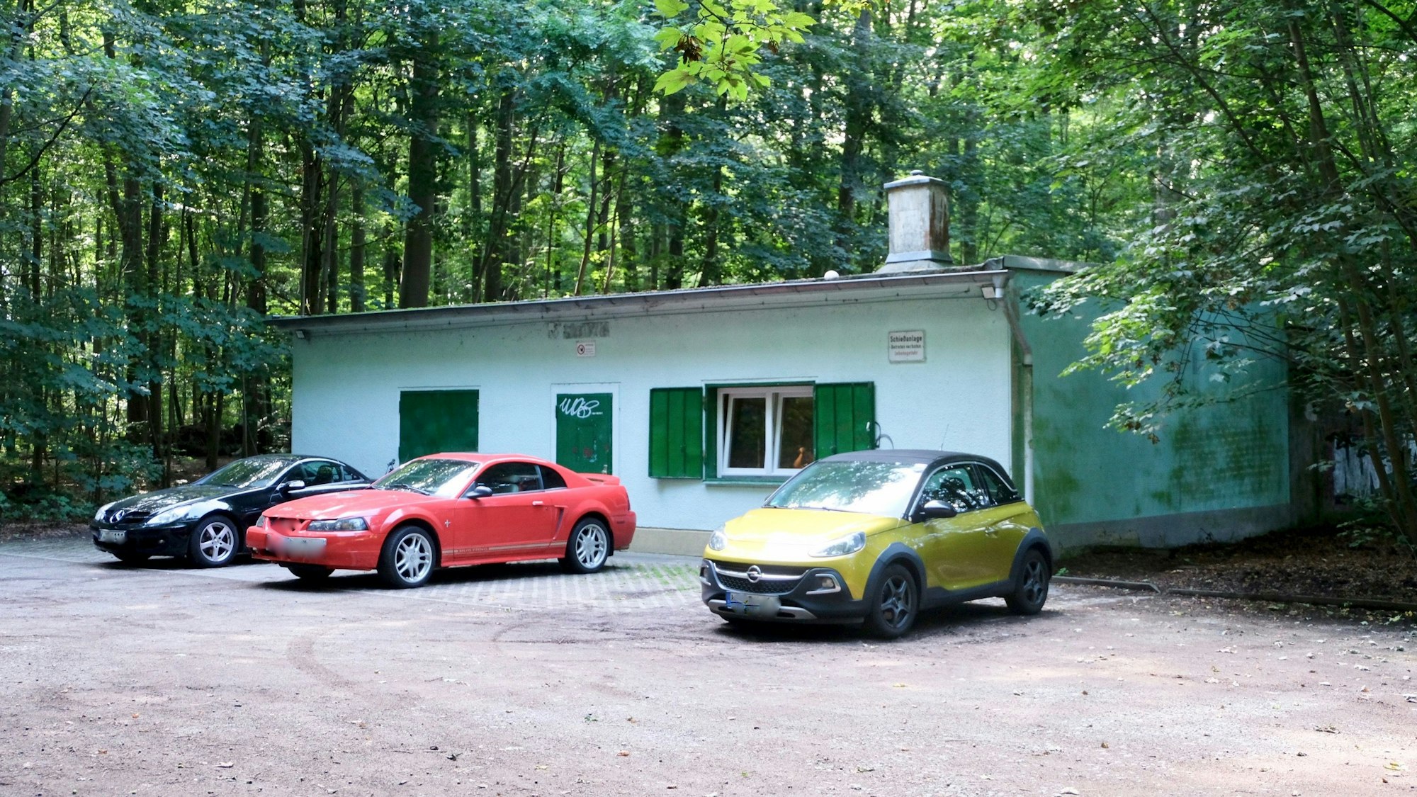 Der Schießstand der Hubertus Schützenbruderschaft Köln Sülz-Klettenberg im Äußeren Grüngürtel.