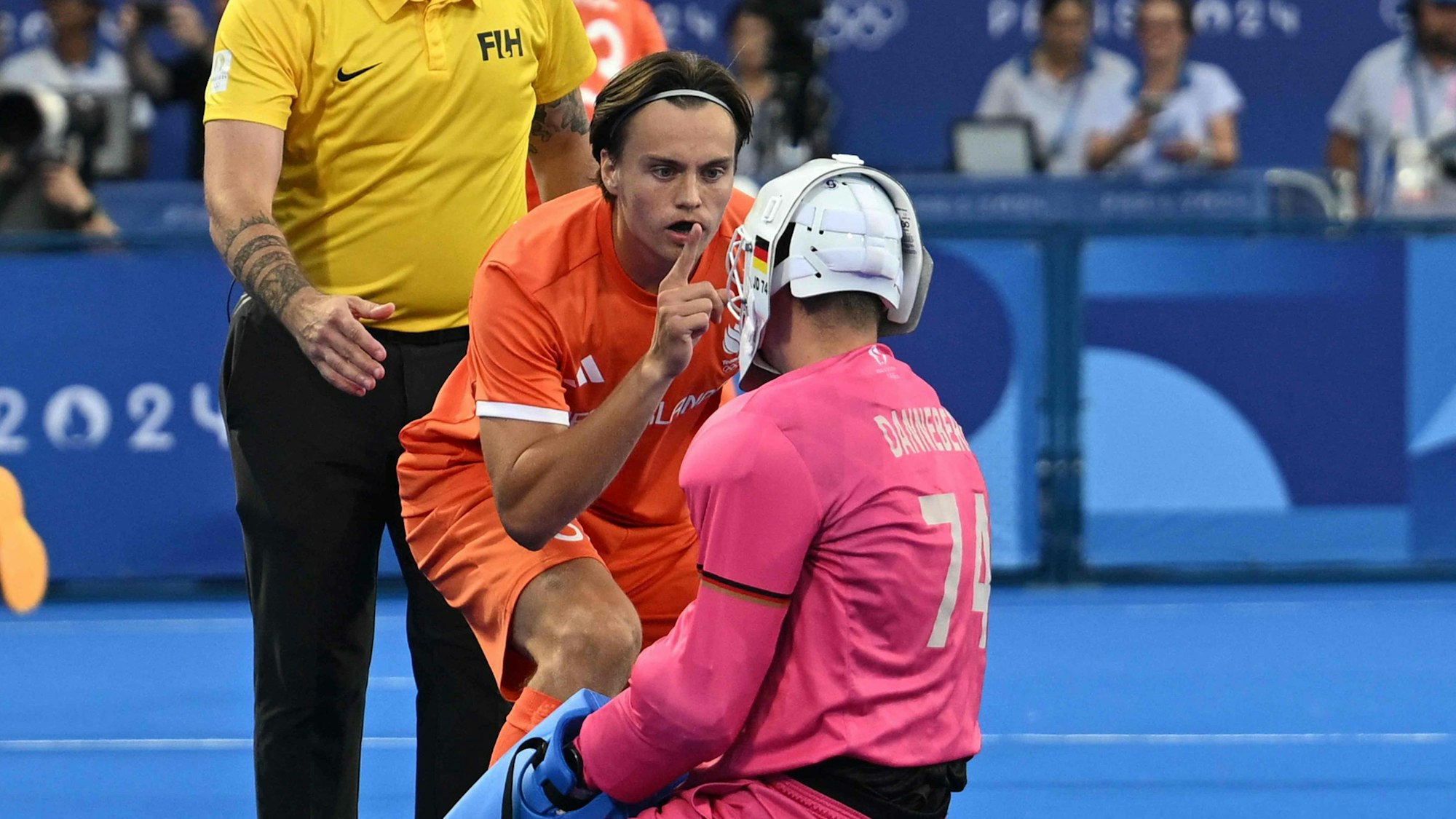 Duco Telgenkamp legt sich mit Jean-Paul Danneberg an.
