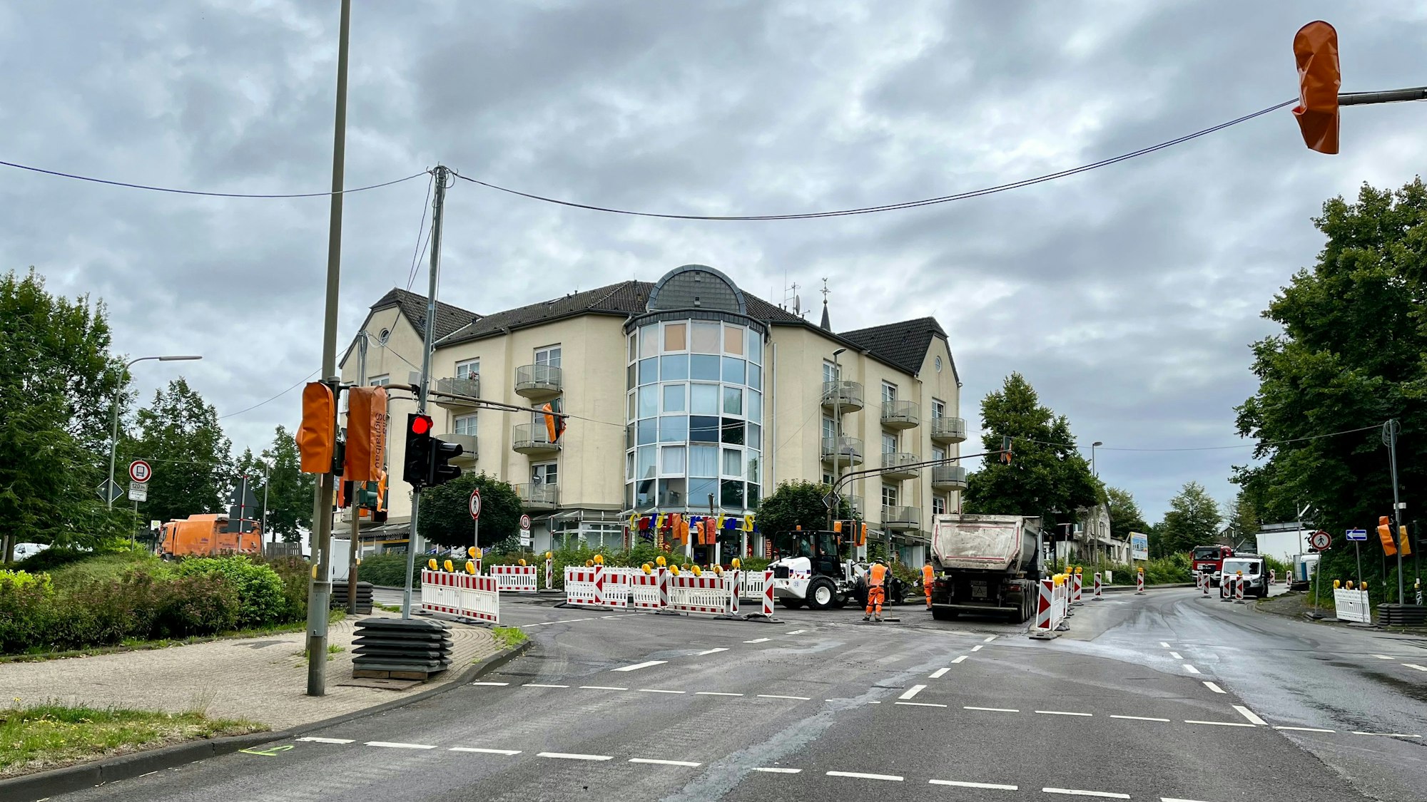 Baustelle an der Friedrich-Goetze-Straße aus Richtung Leverkusen