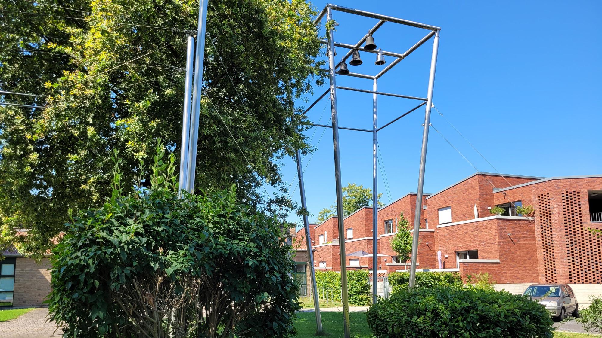 Ein Kunstwerk aus Stahl.
