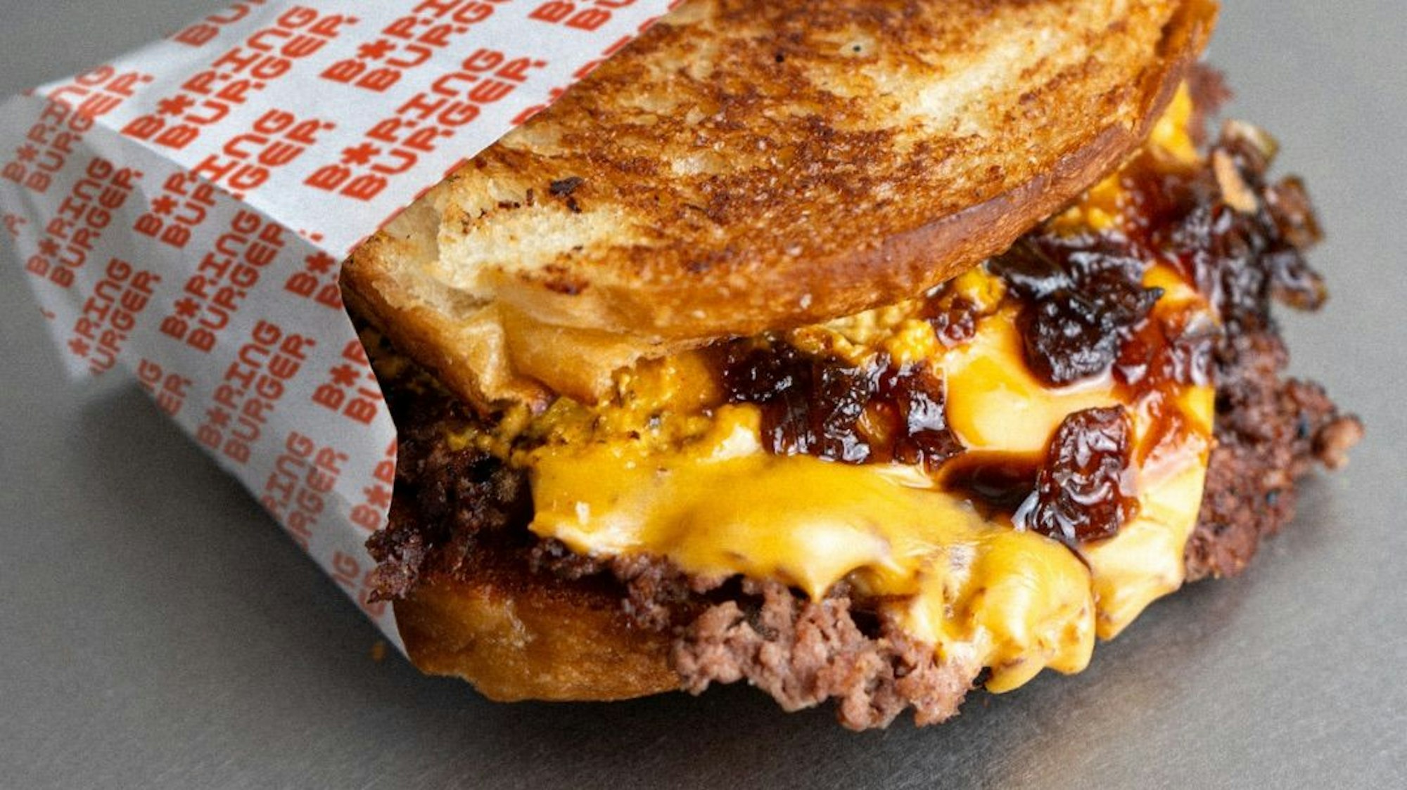 „The Special One“, ein Smashed Burger mit karamellisierten Brioche-Scheiben.