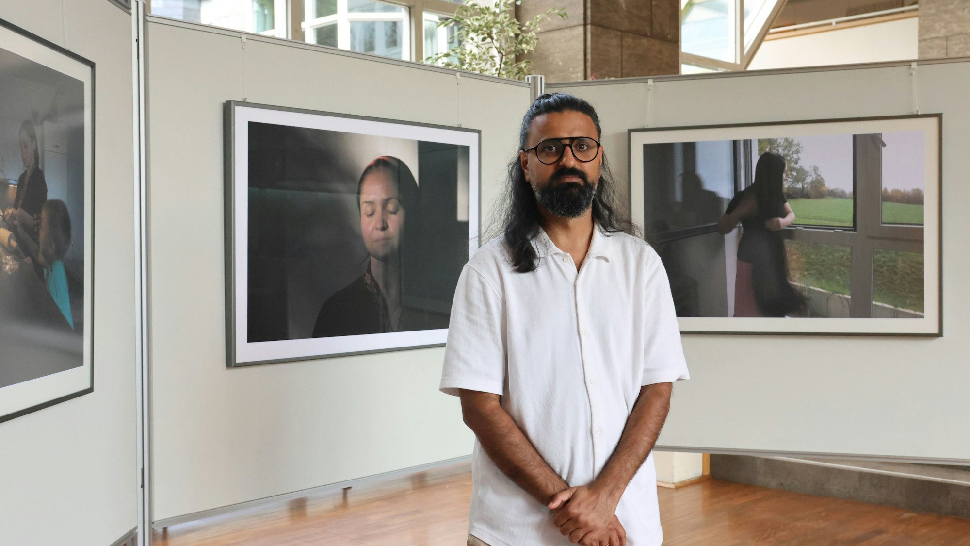 Saurabh Narang in der Ausstellung.