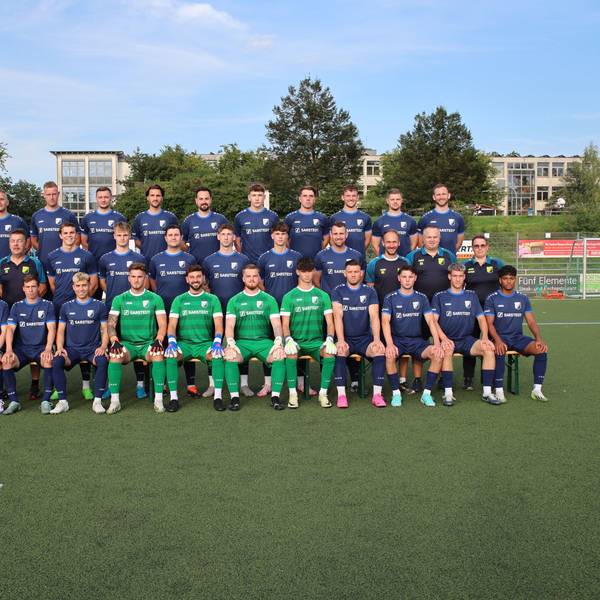 Mannschaftsfoto der Fußballer des SSV Nümbrecht.
