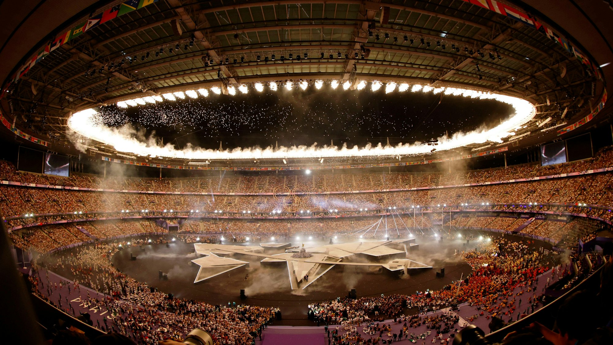 Feuerwerk bei der Abschlussfeier der Olympischen Spiele in Paris.