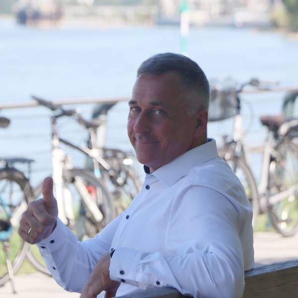 Auf dem Foto ist Wesselings Bürgermeister Ralph Manzke zu sehen.