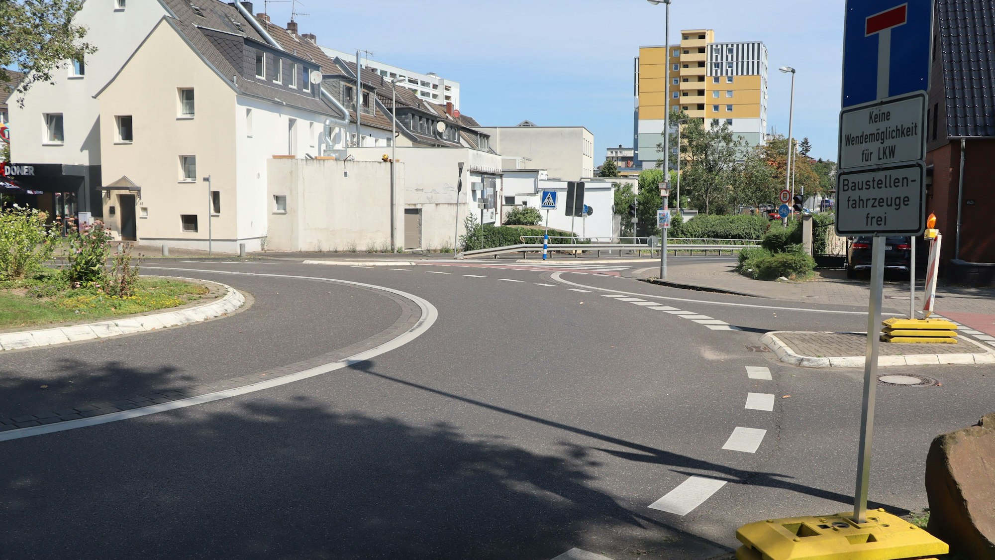 Auf dem Foto ist der Kreisverkehr zu sehen, in dem Manzke gestürzt ist.